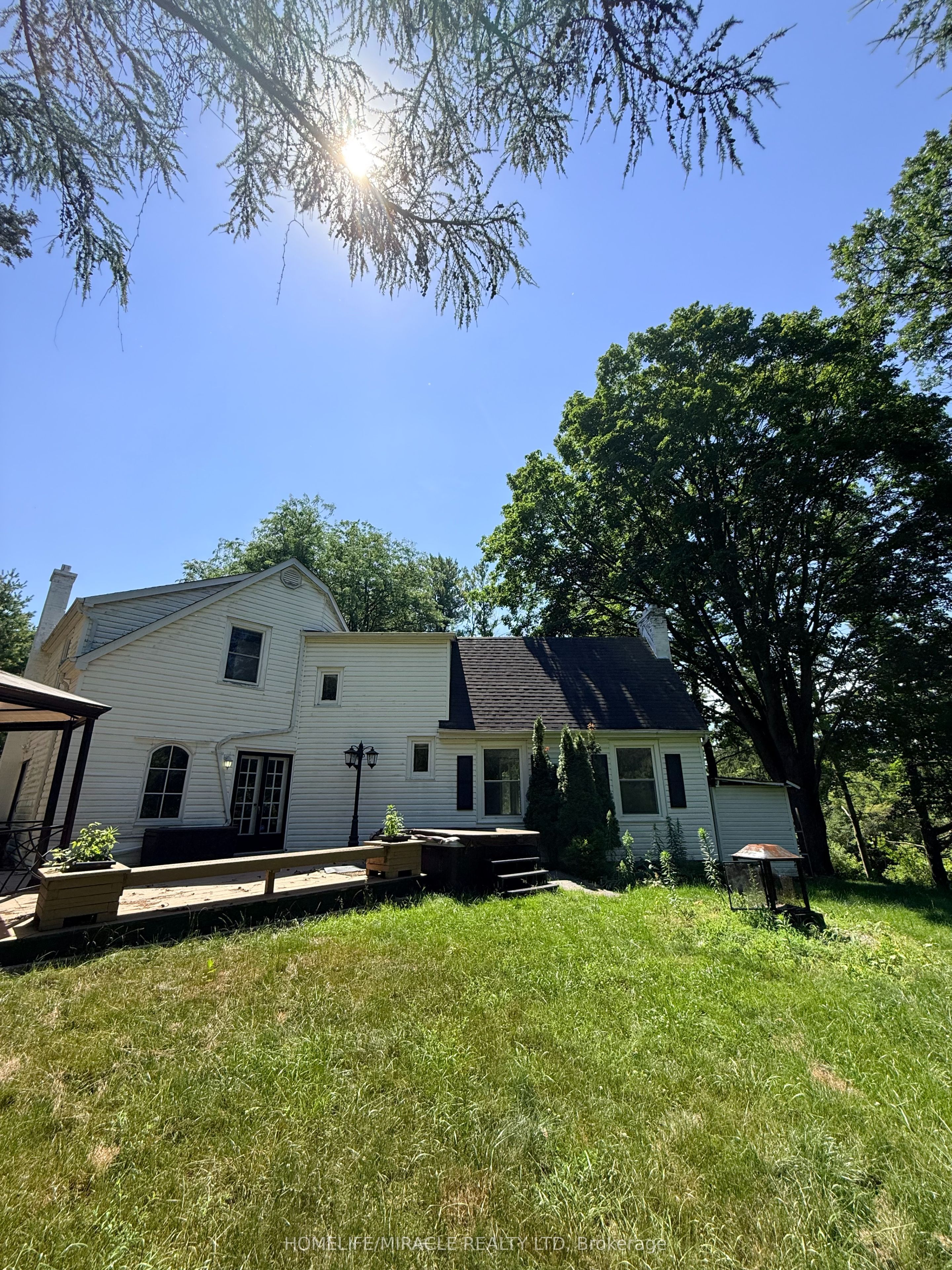 10 Yorkton Boulevard Property Photo 3