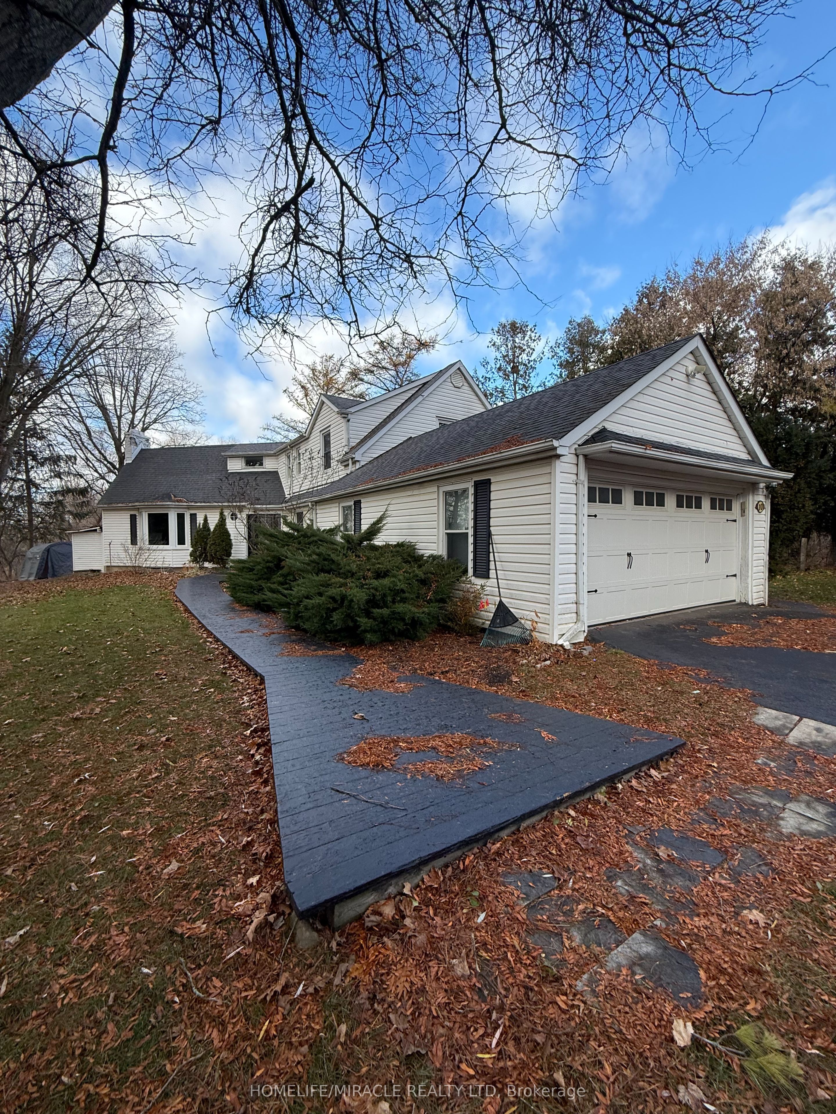 10 Yorkton Boulevard Property Photo 8