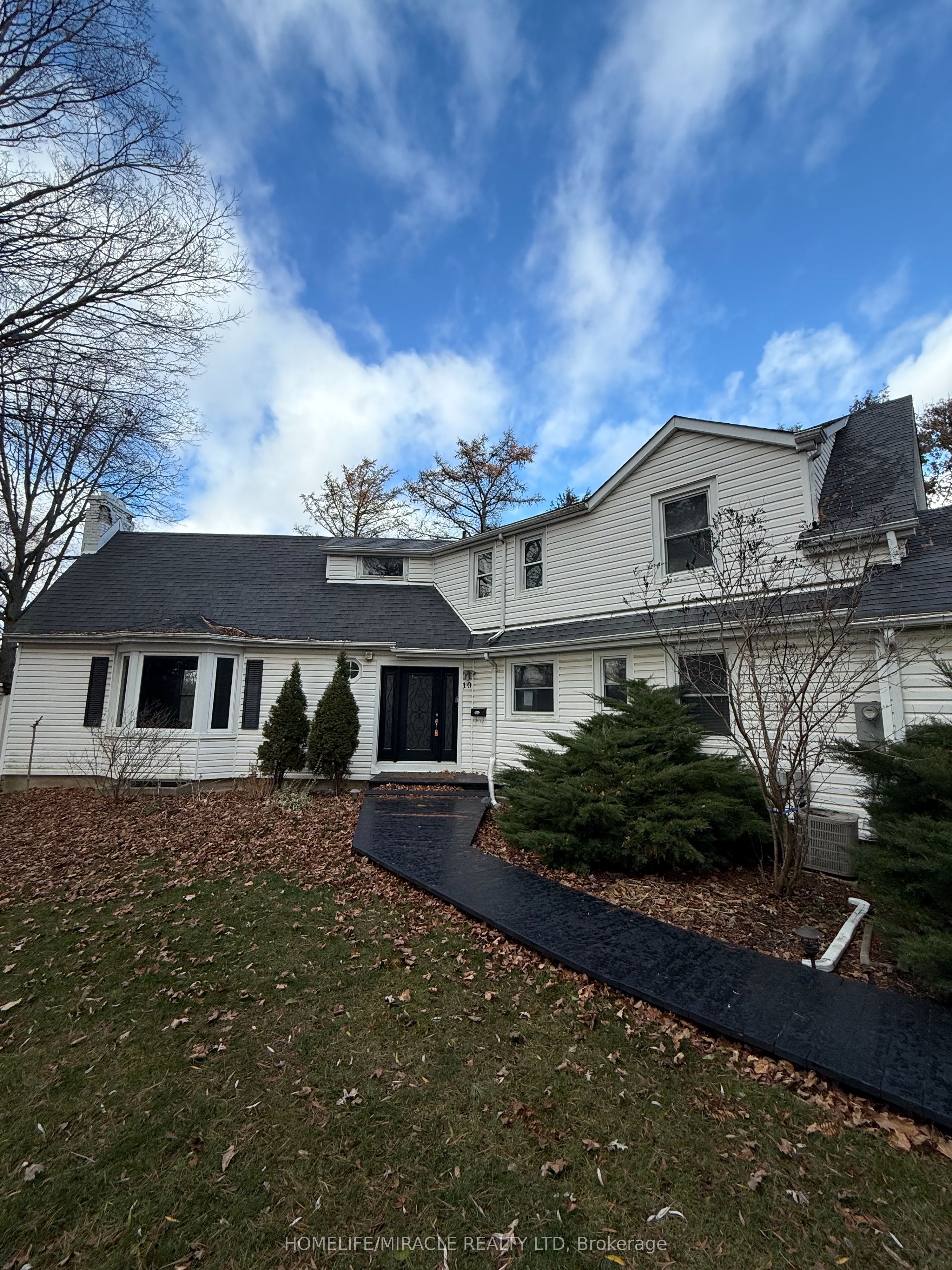 10 Yorkton Boulevard Property Photo 12