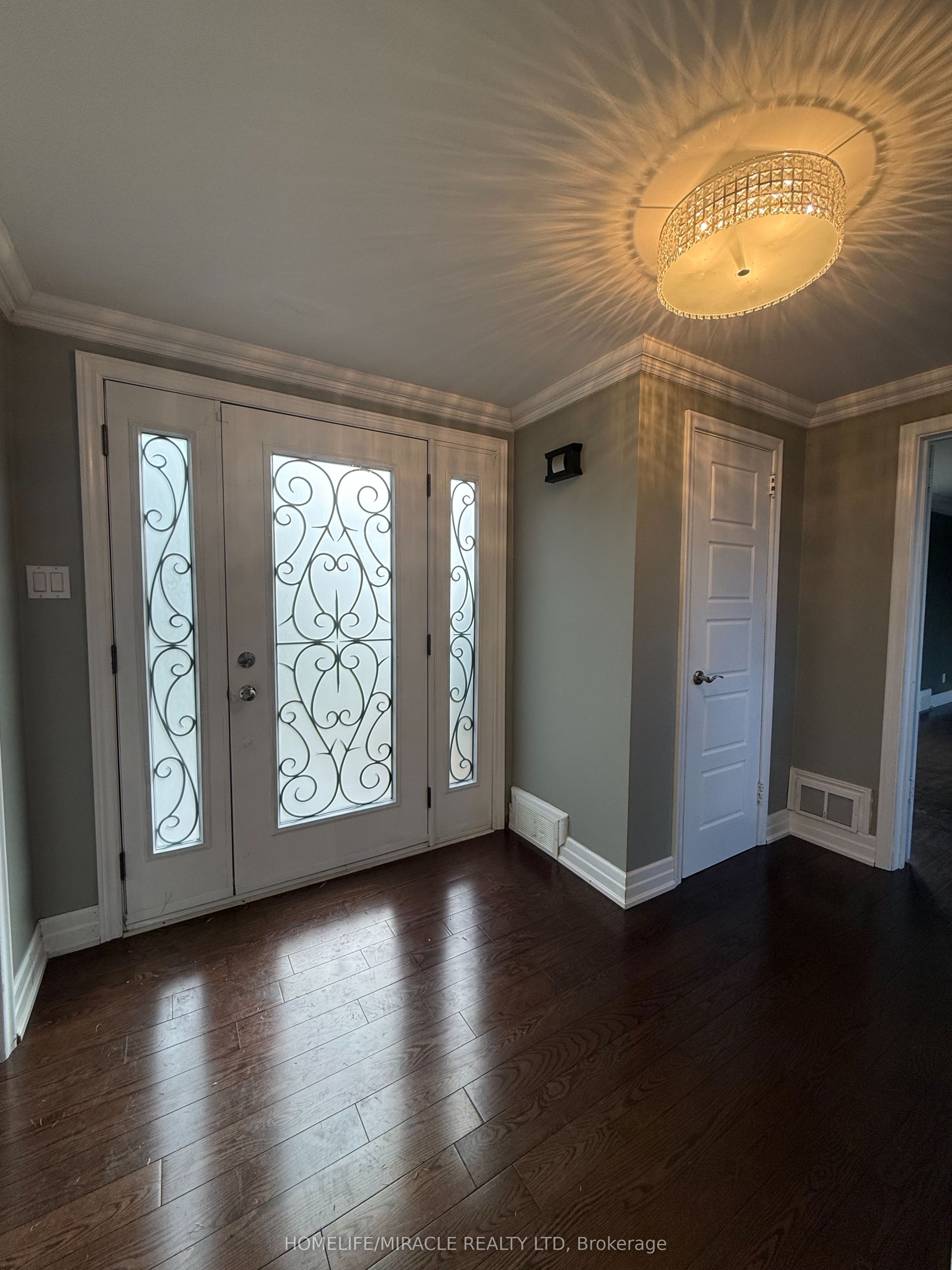 10 Yorkton Boulevard Property Photo 14