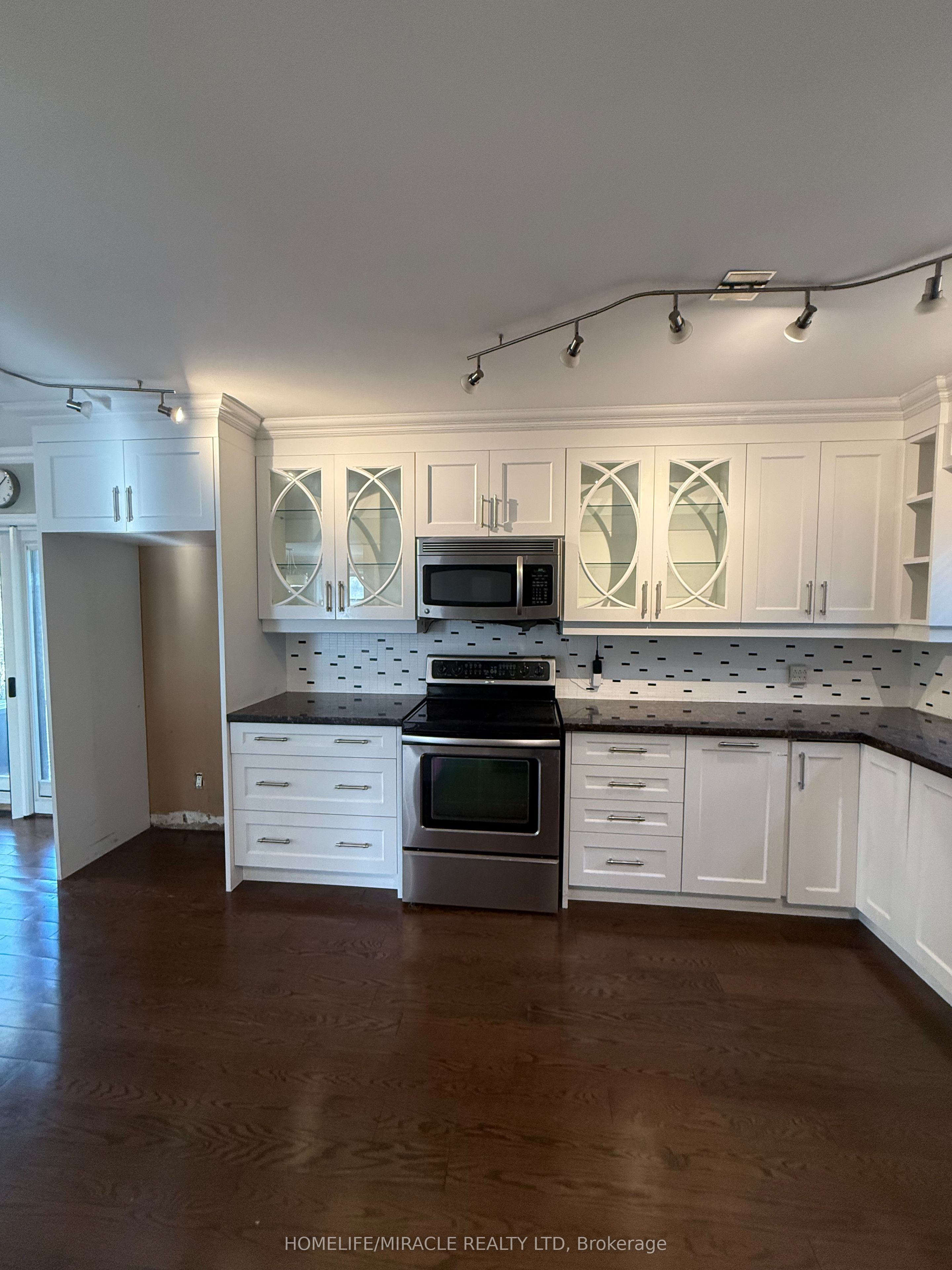 10 Yorkton Boulevard Property Photo 17