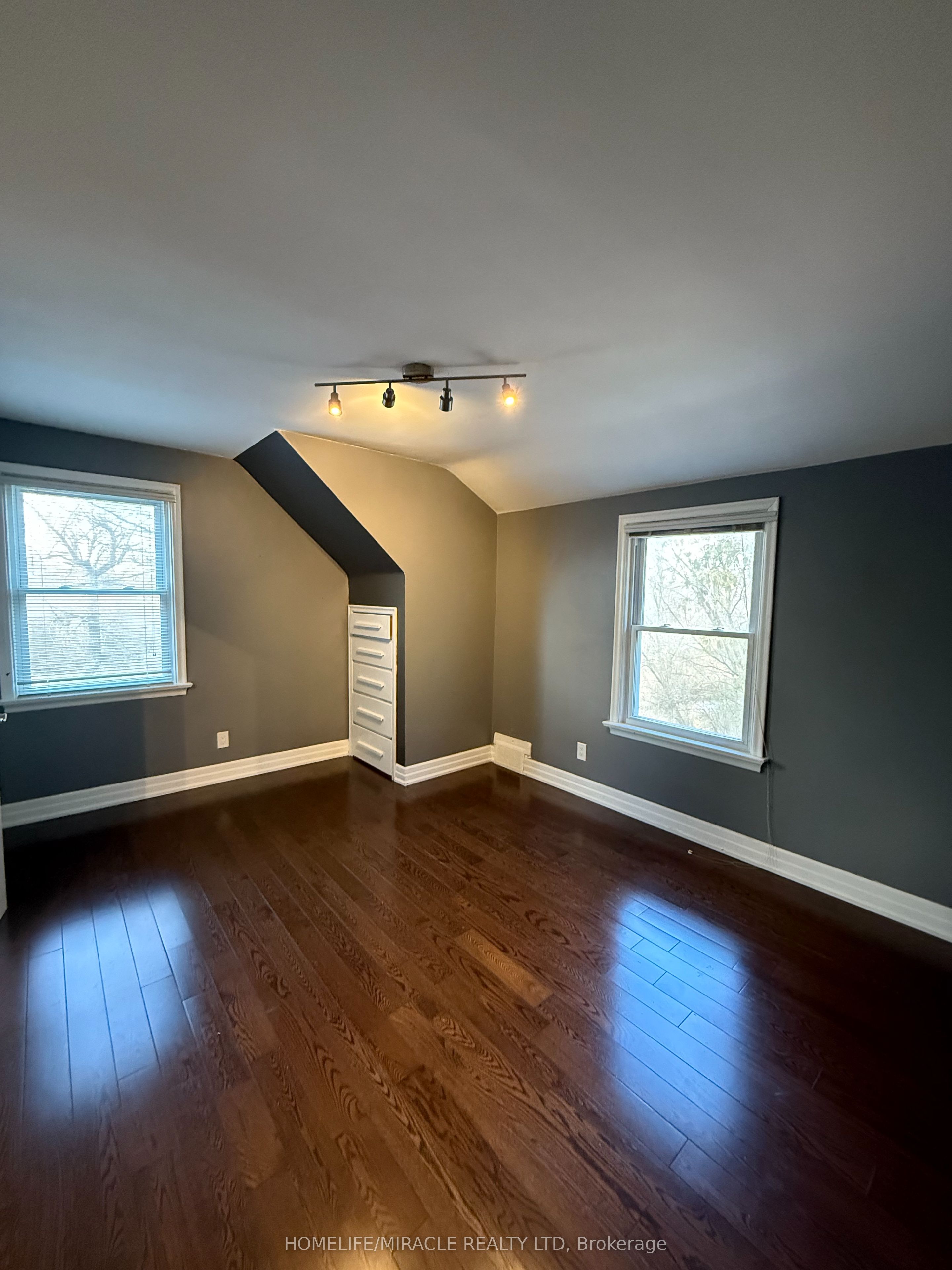 10 Yorkton Boulevard Property Photo 25