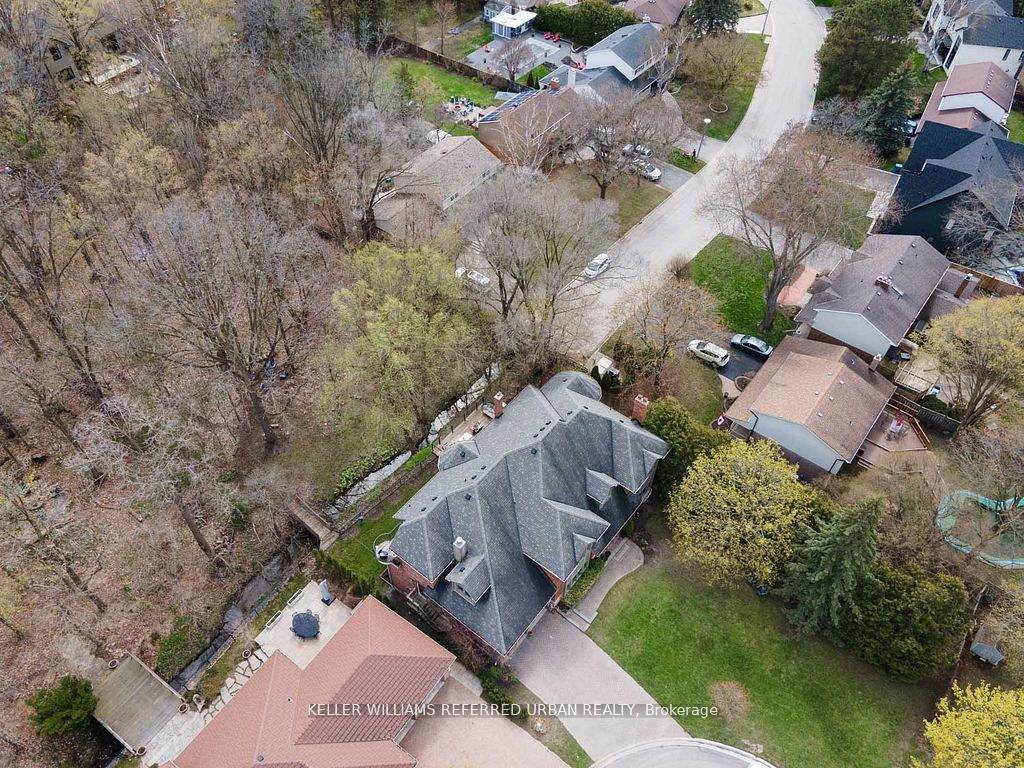194 Sherwood Place Property Photo 6