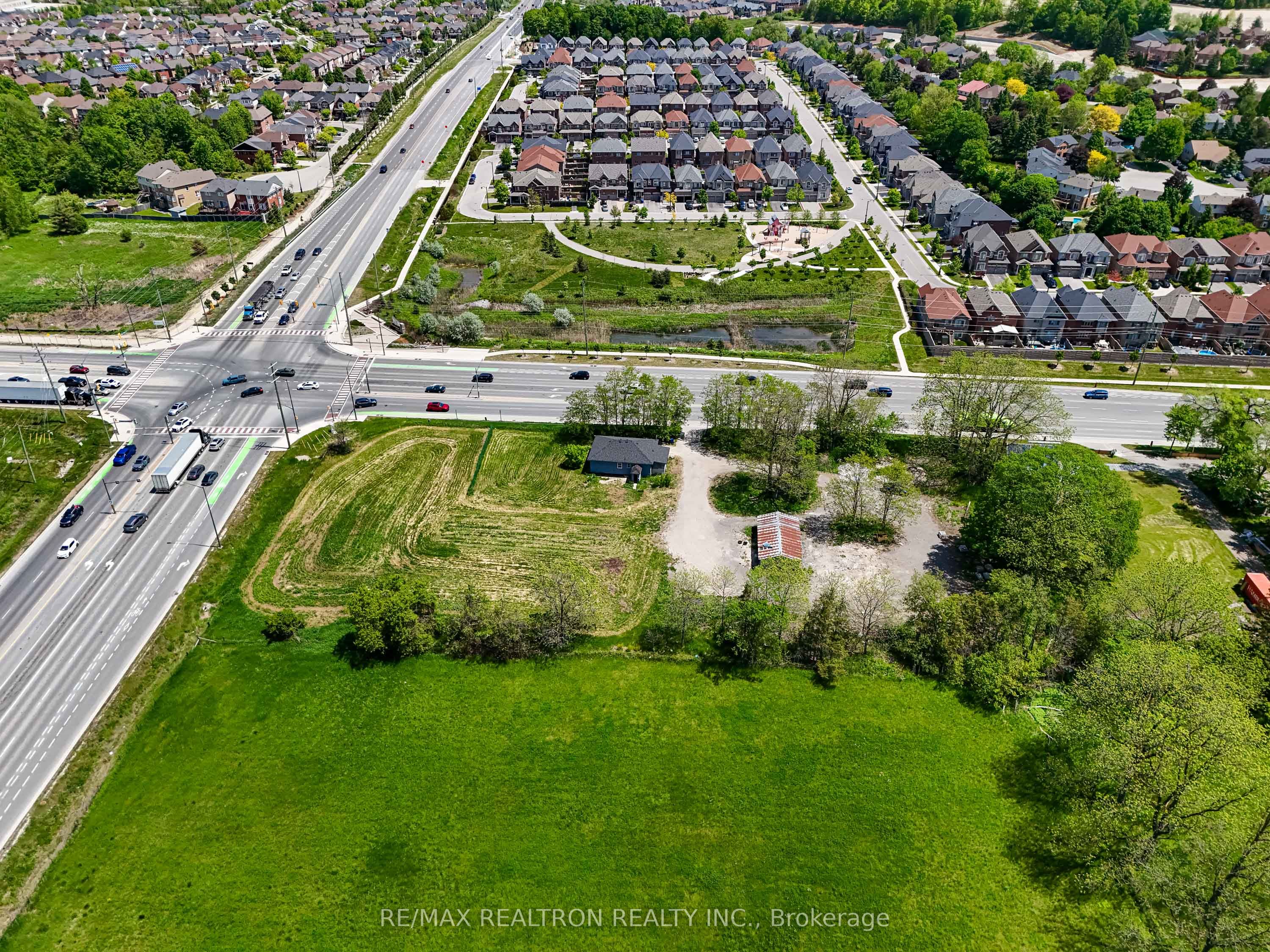 17440 Bathurst Street Property Photo 5