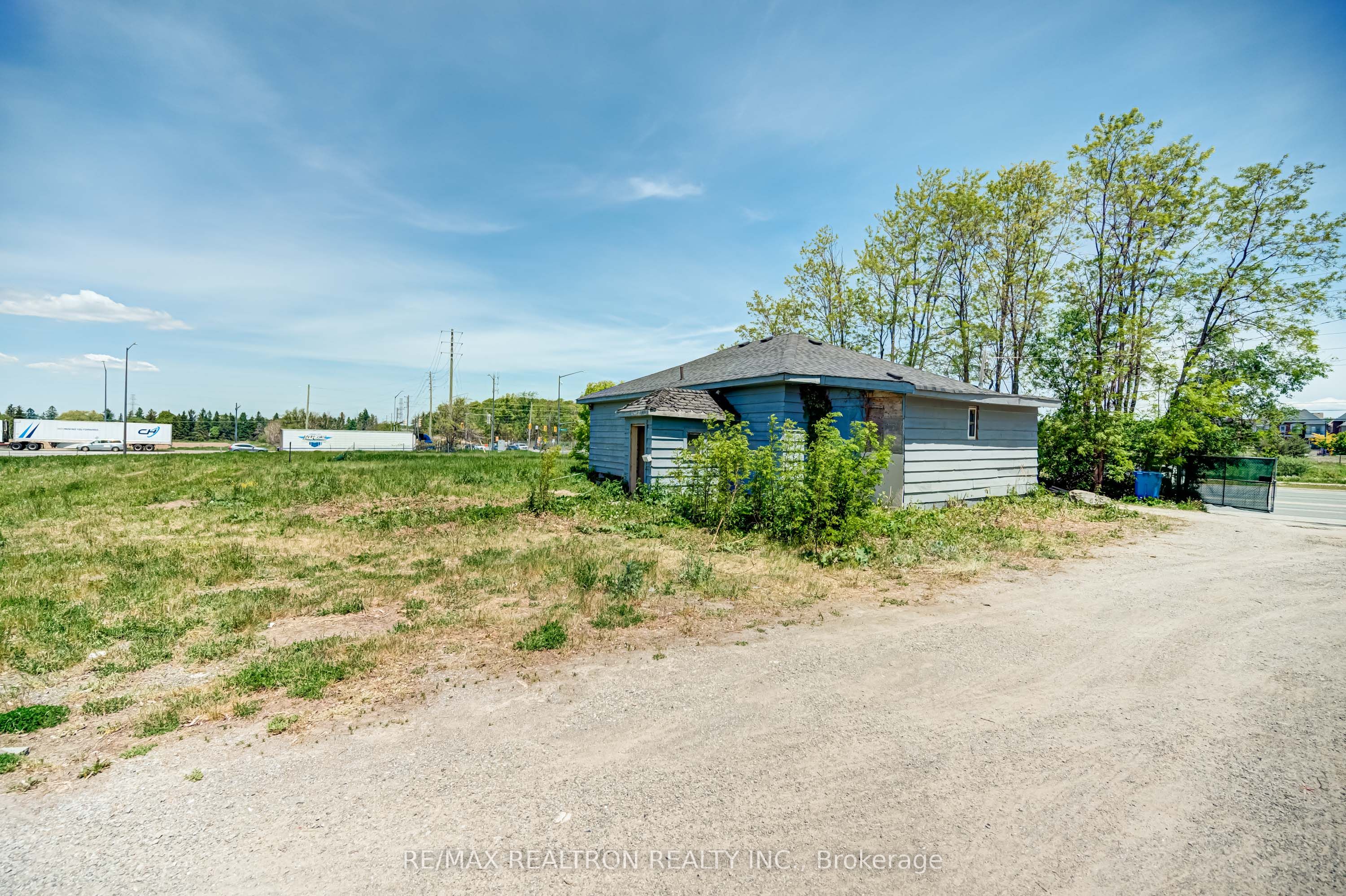 17440 Bathurst Street Property Photo 14
