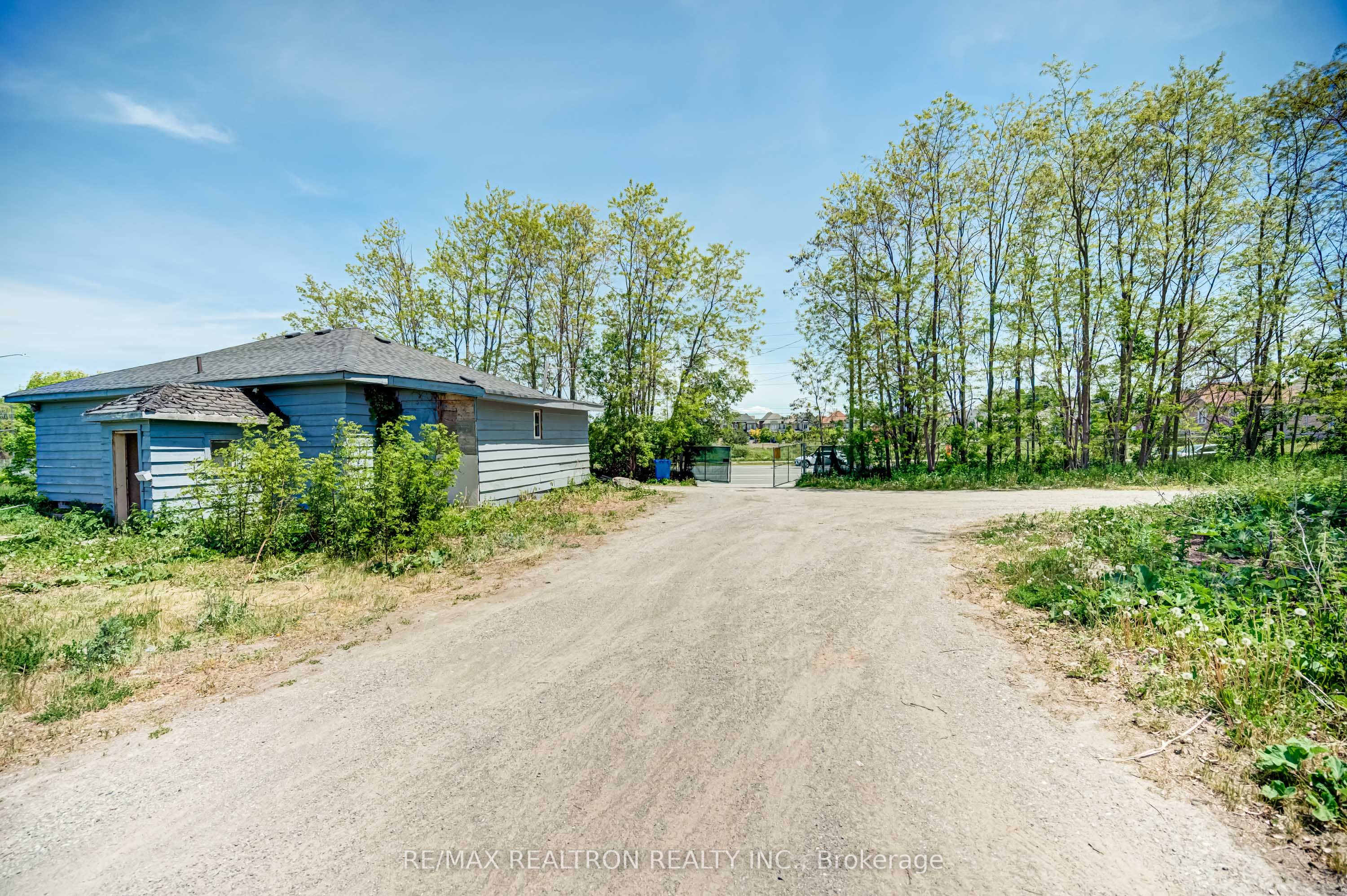 17440 Bathurst Street Property Photo 15