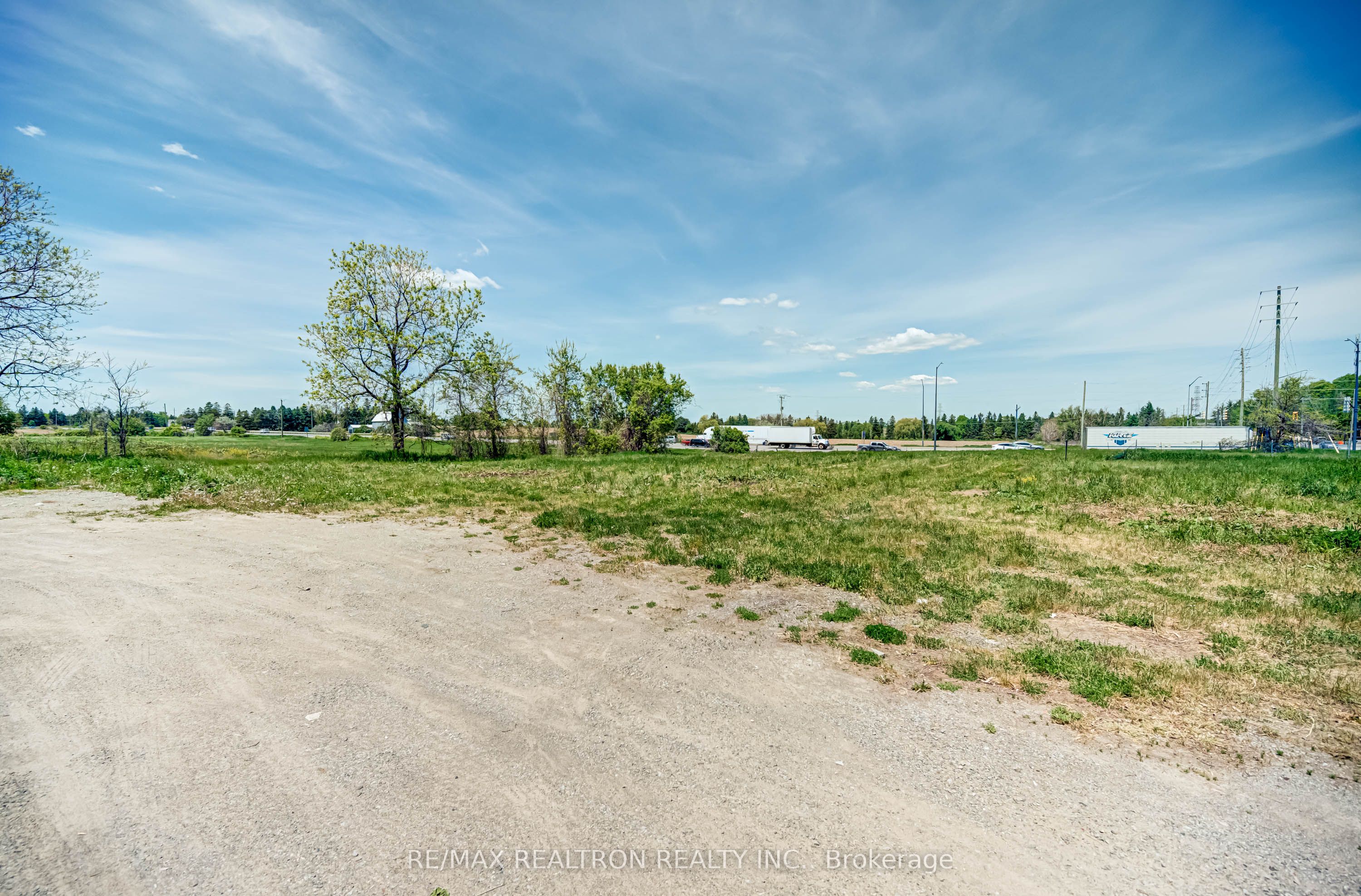 17440 Bathurst Street Property Photo 16