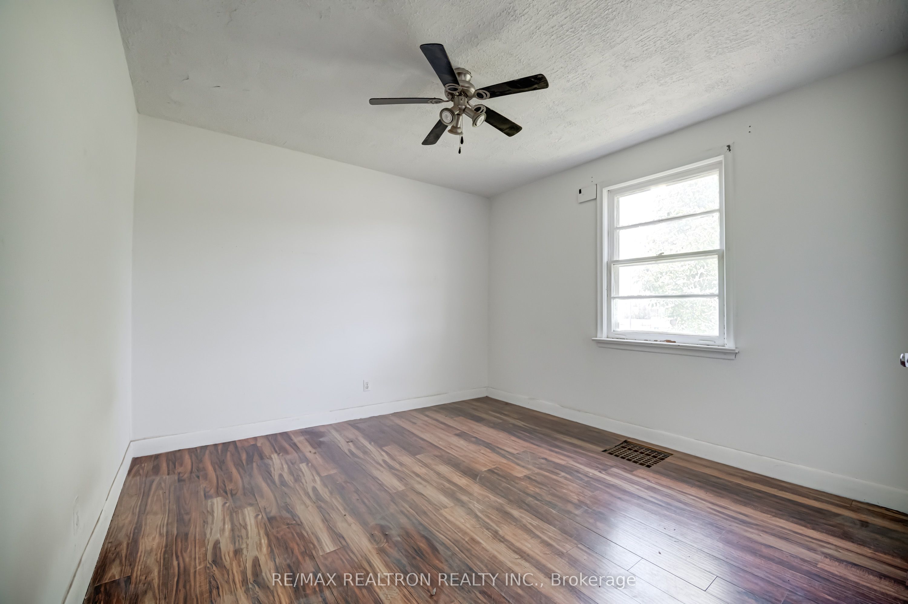17440 Bathurst Street Property Photo 23