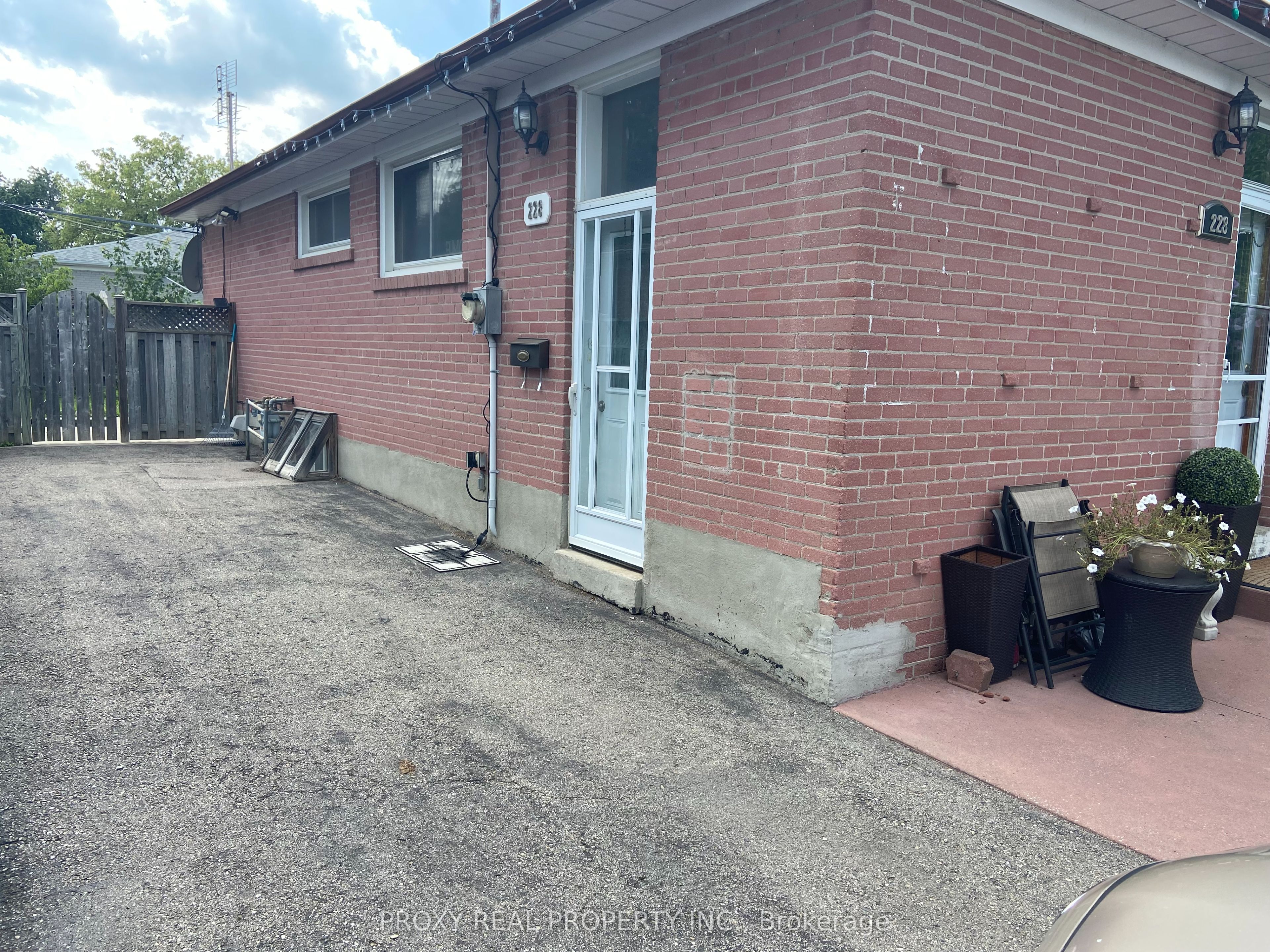 228 Anzac ( Lower Level) Road Property Photo 1