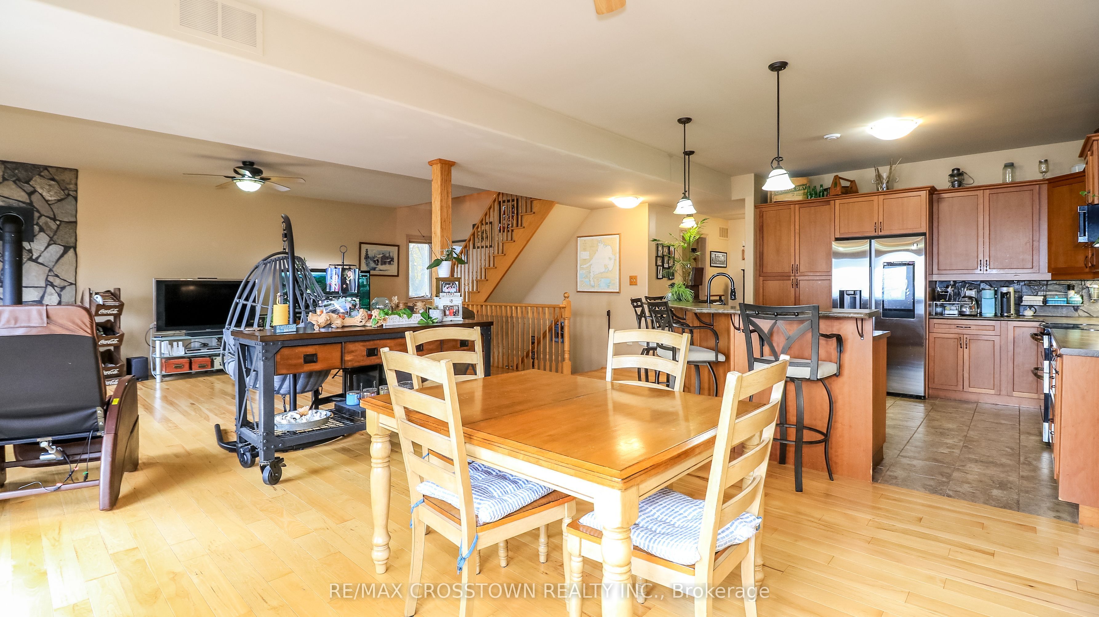 2325 Crystal Beach Road Property Photo 10
