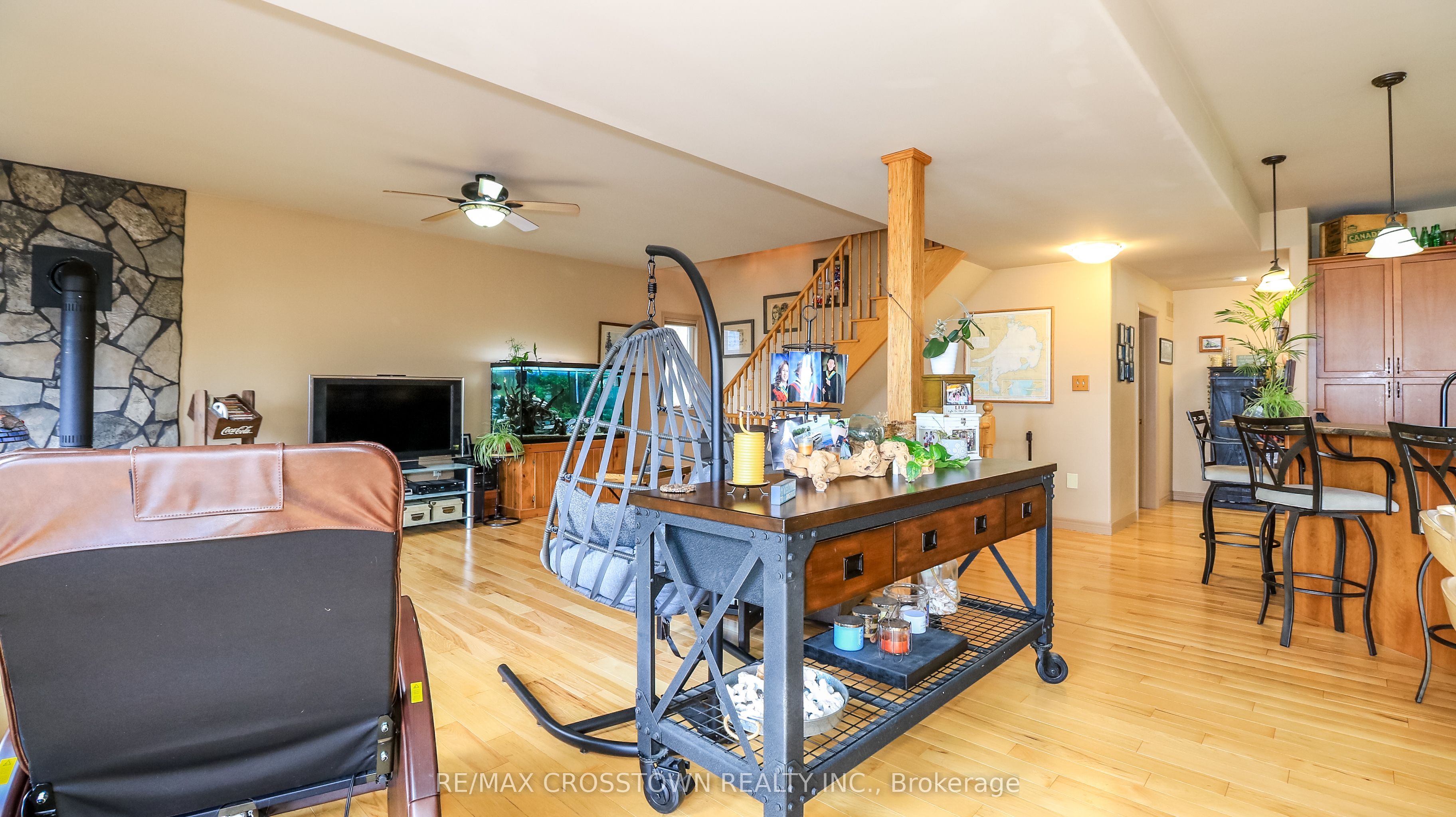 2325 Crystal Beach Road Property Photo 11
