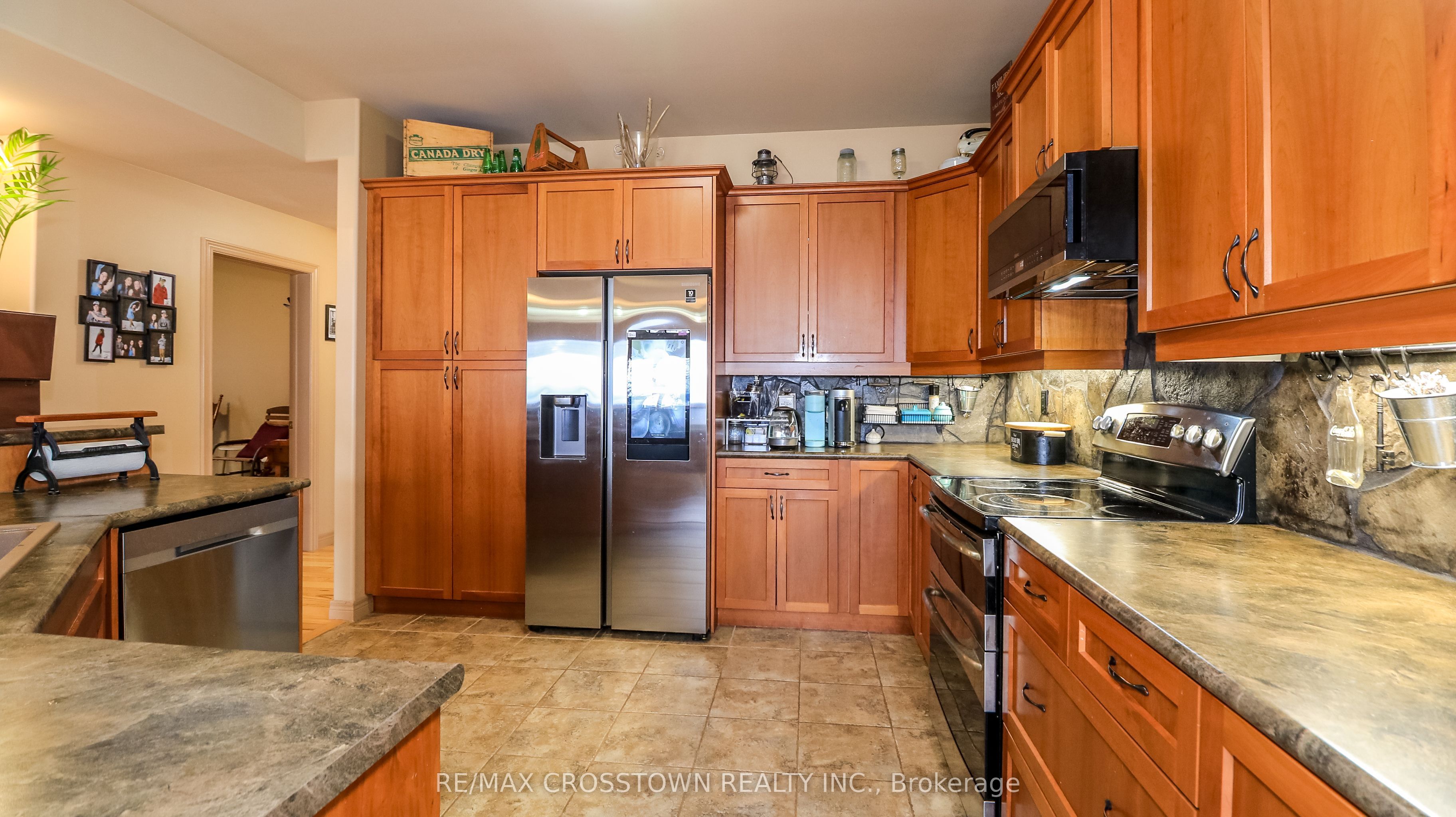 2325 Crystal Beach Road Property Photo 17