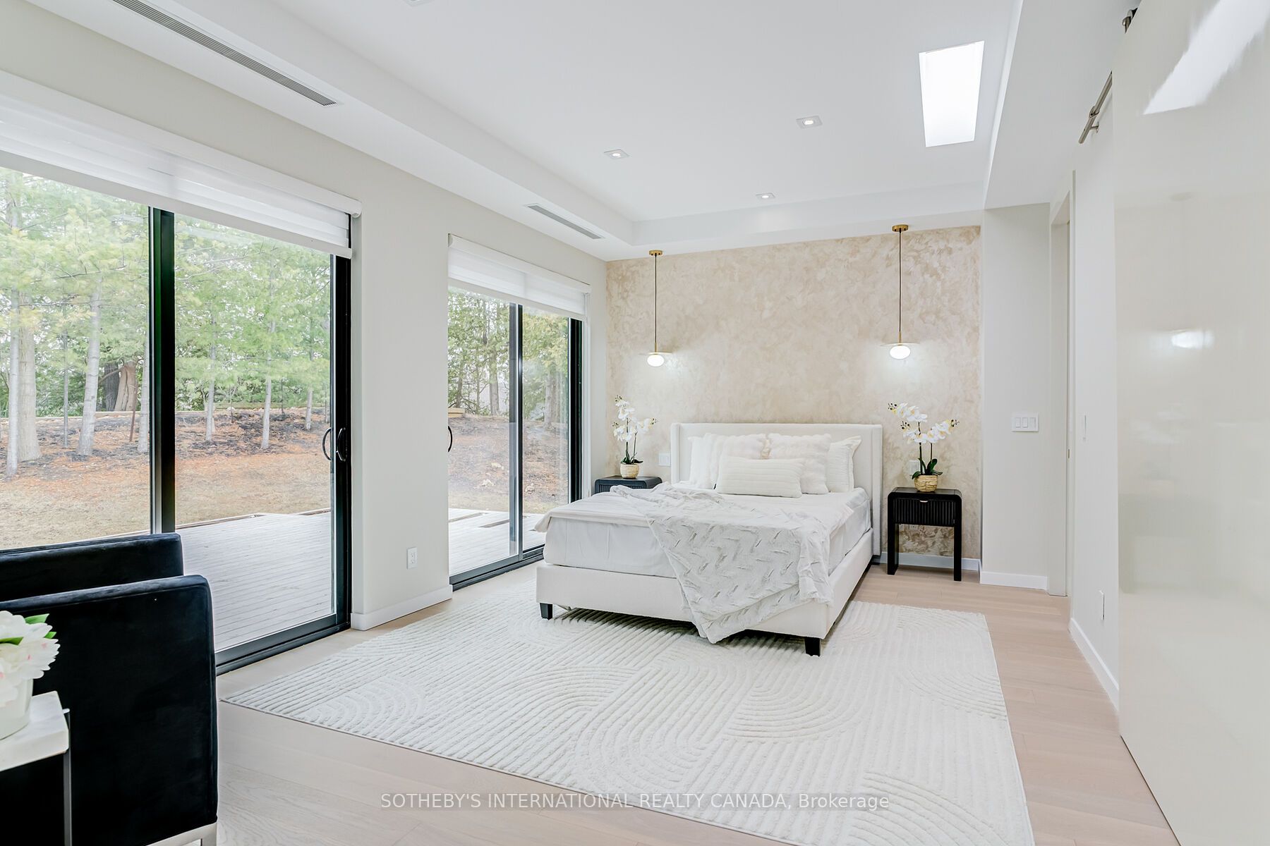 4599 Langstaff Road Property Photo 19