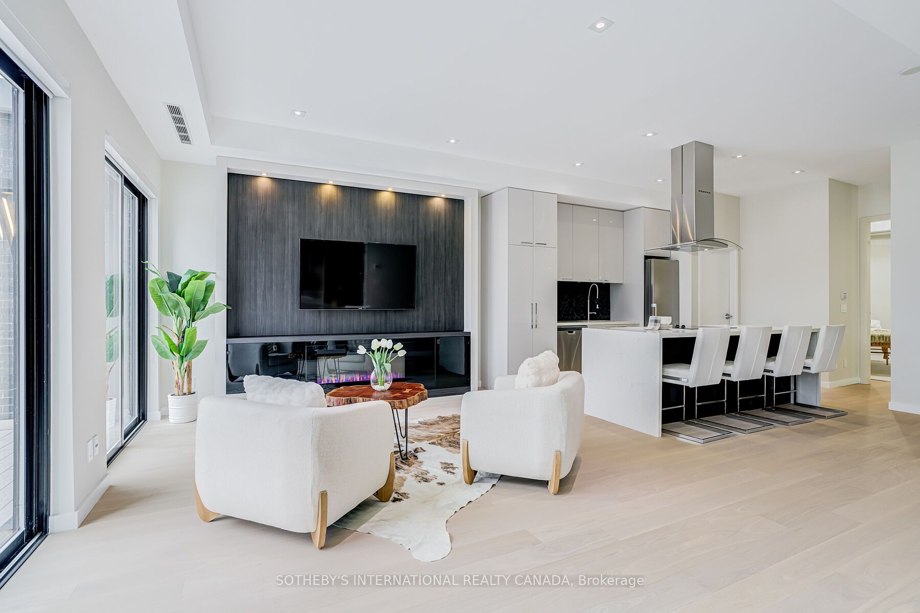 4599 Langstaff Road Property Photo 30