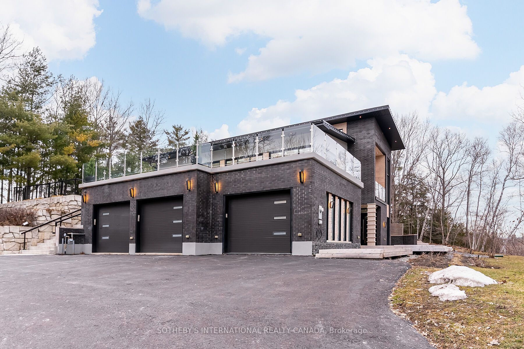 4599 Langstaff Road Property Photo 44