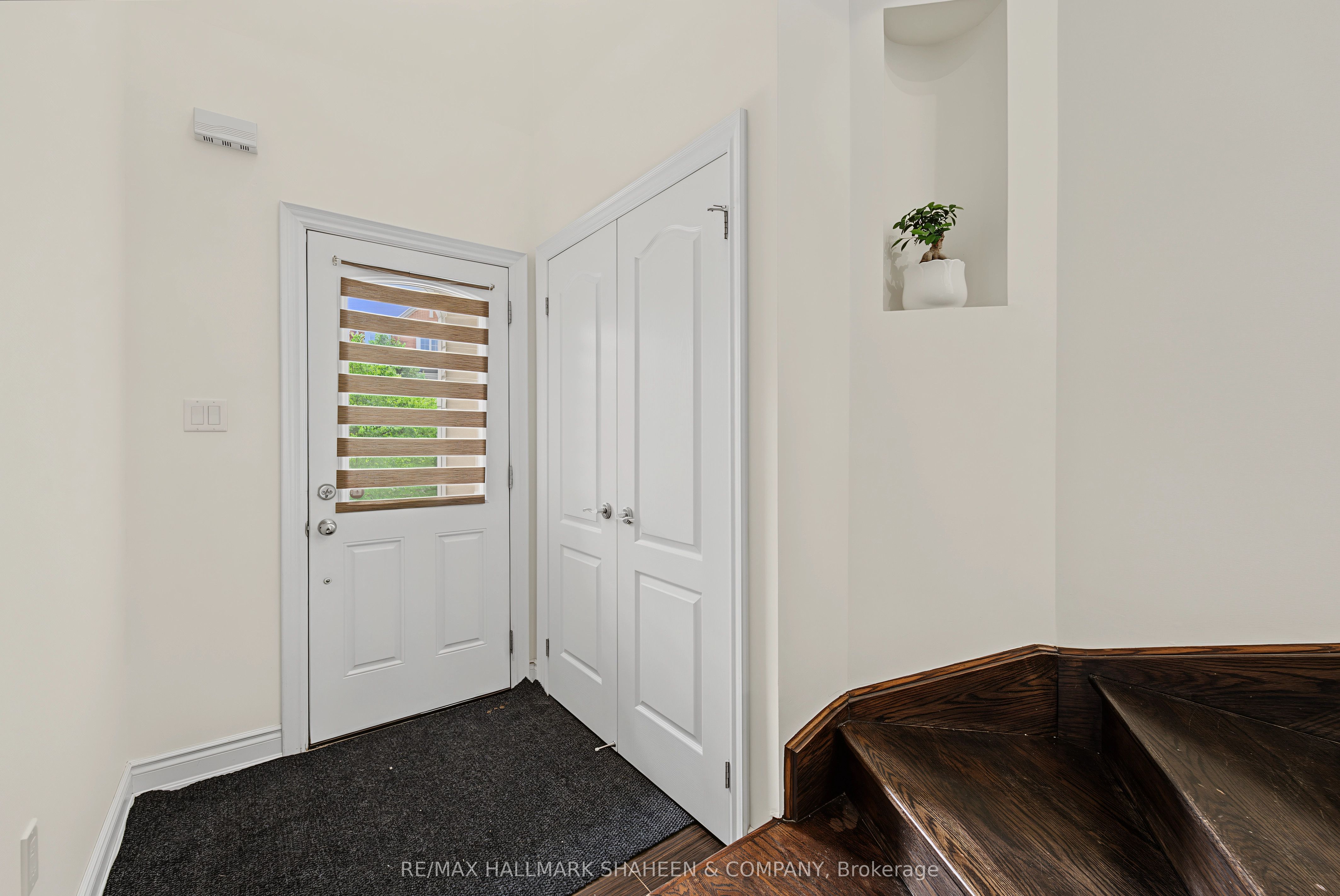 211 Appleton Court Property Photo 8