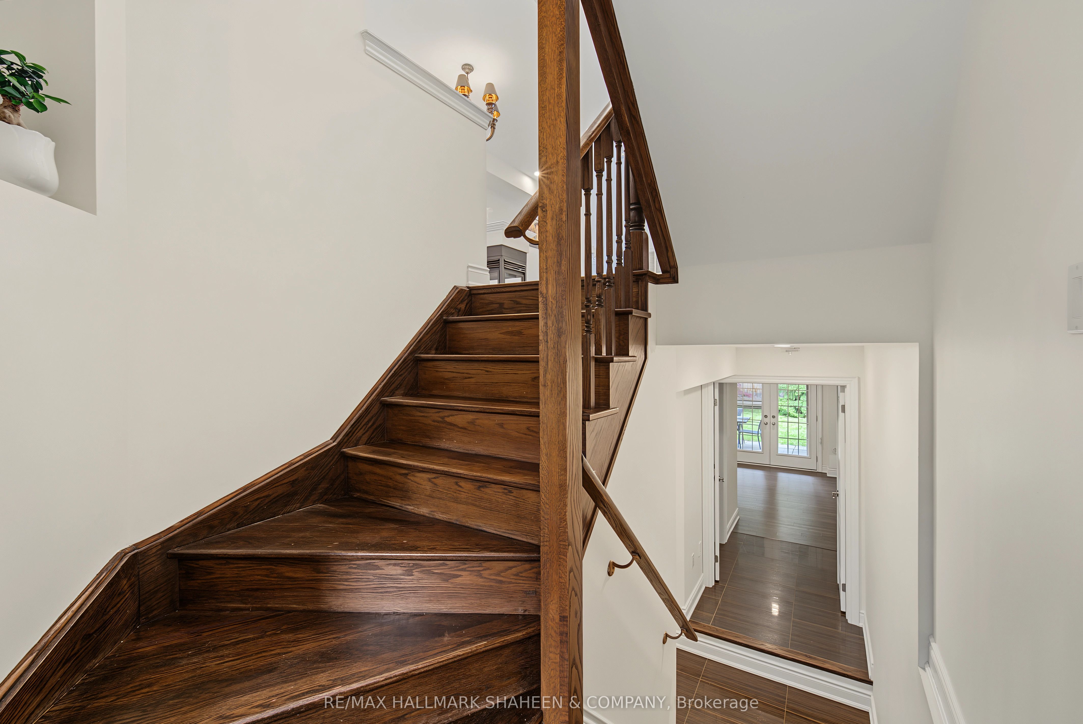 211 Appleton Court Property Photo 9