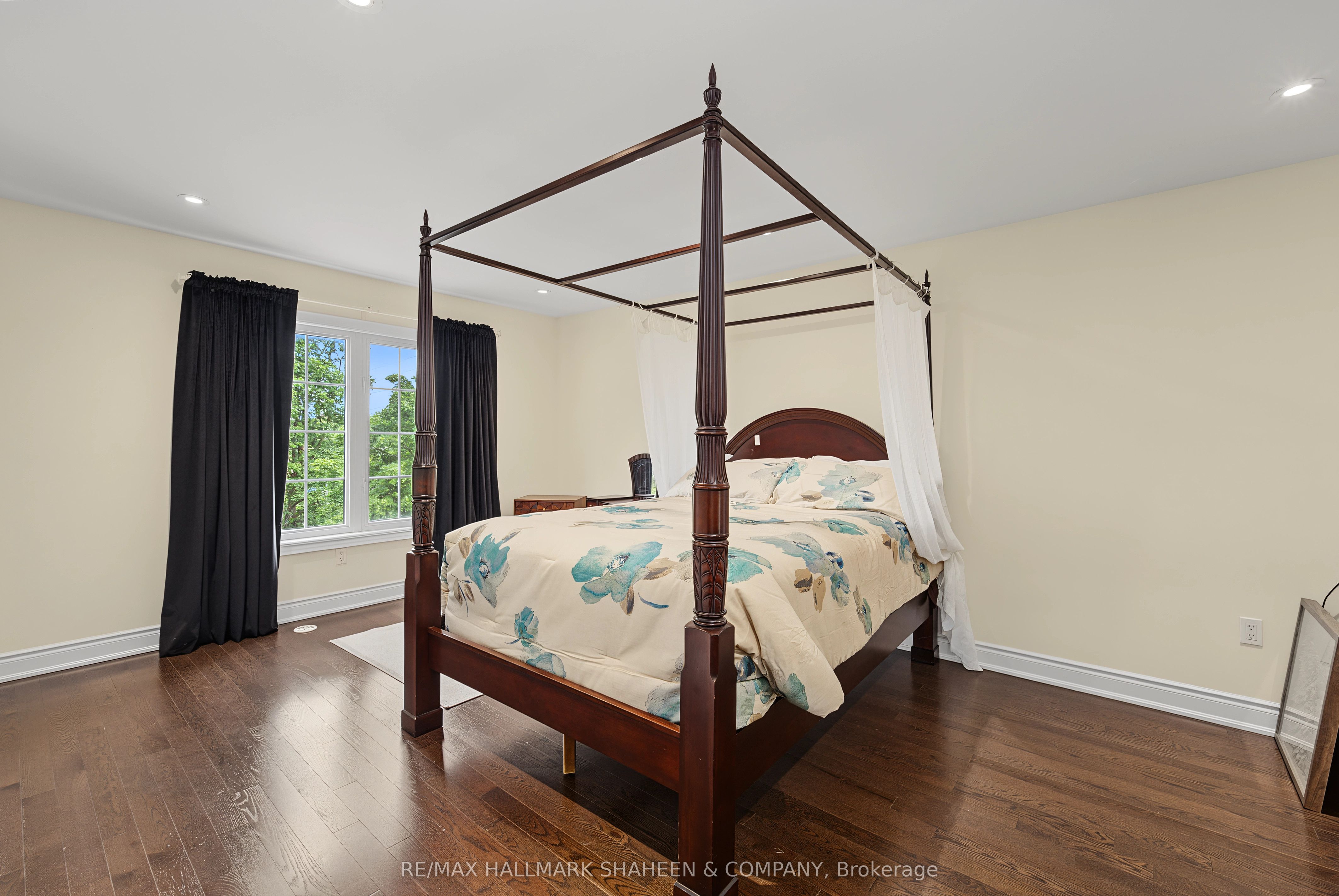 211 Appleton Court Property Photo 26