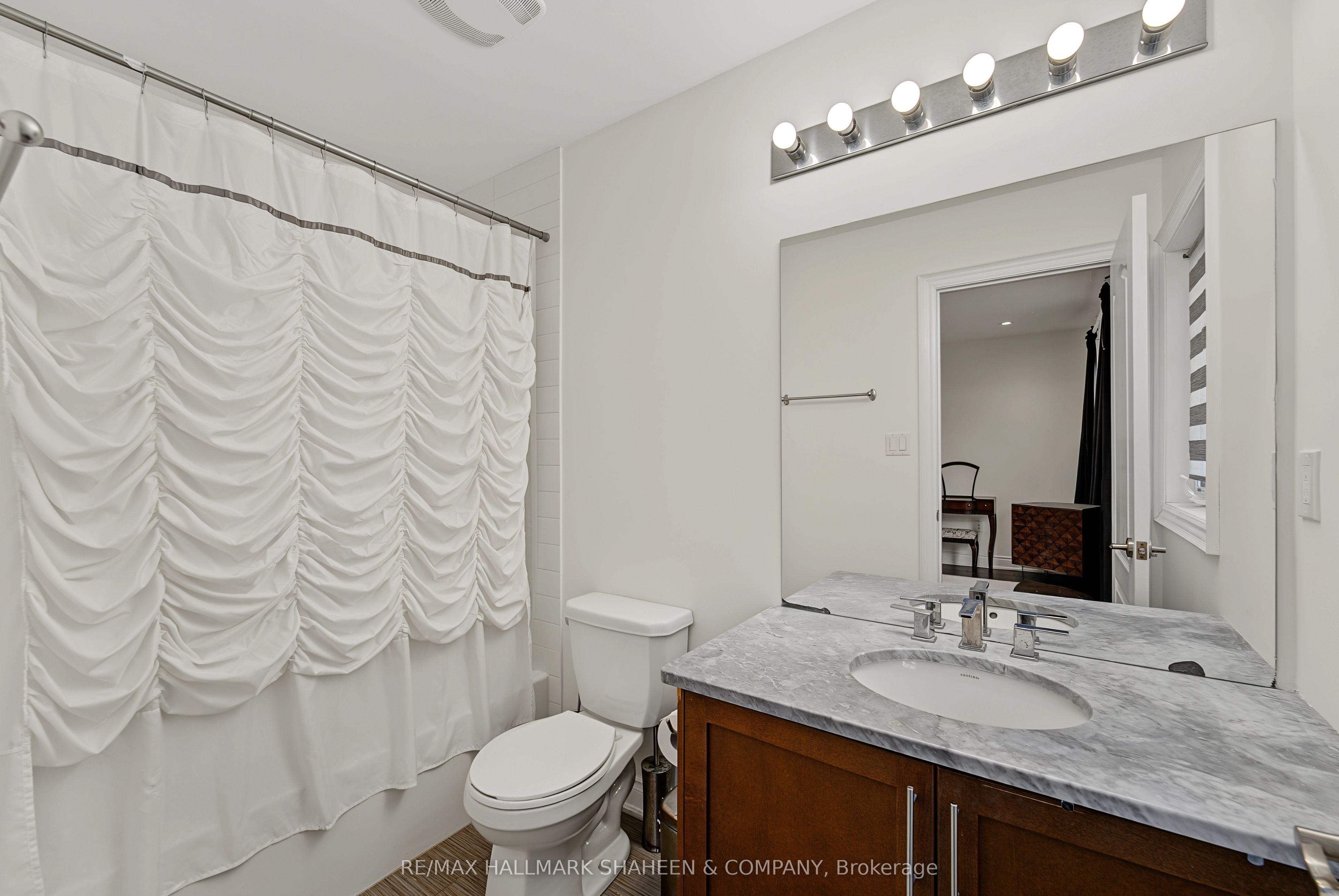 211 Appleton Court Property Photo 29