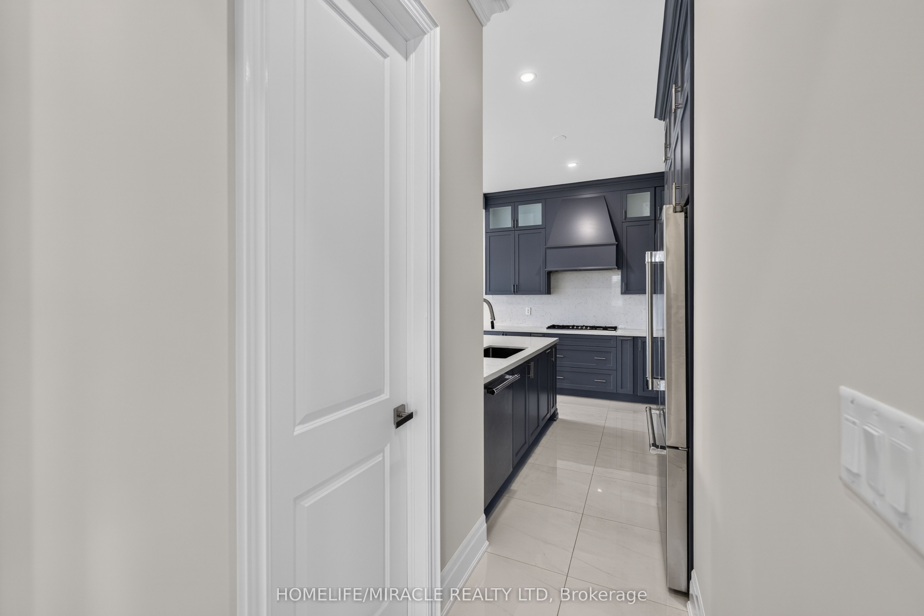 1518 Broderick Street Property Photo 9