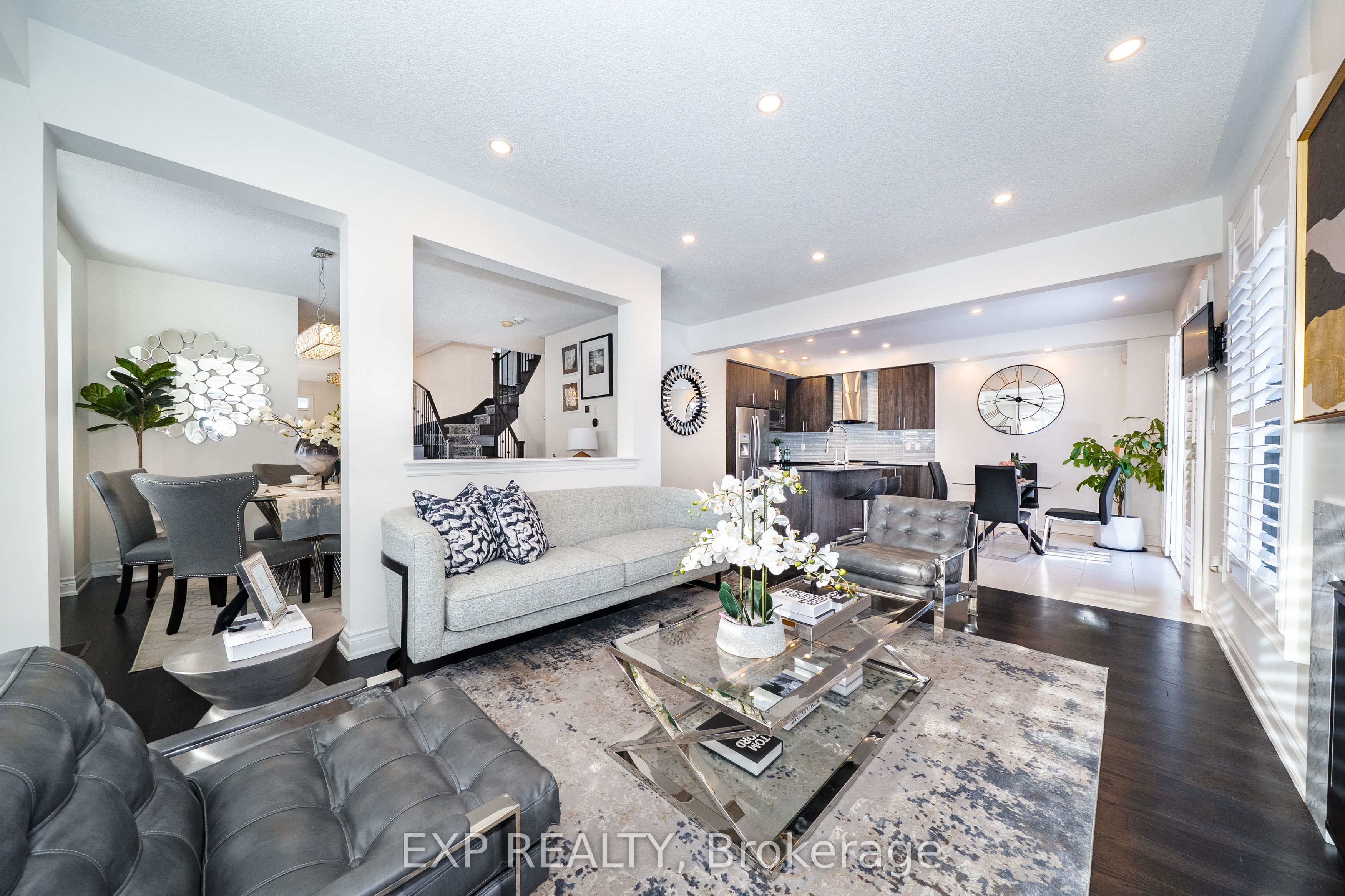 2 Tesla Crescent Property Photo 17
