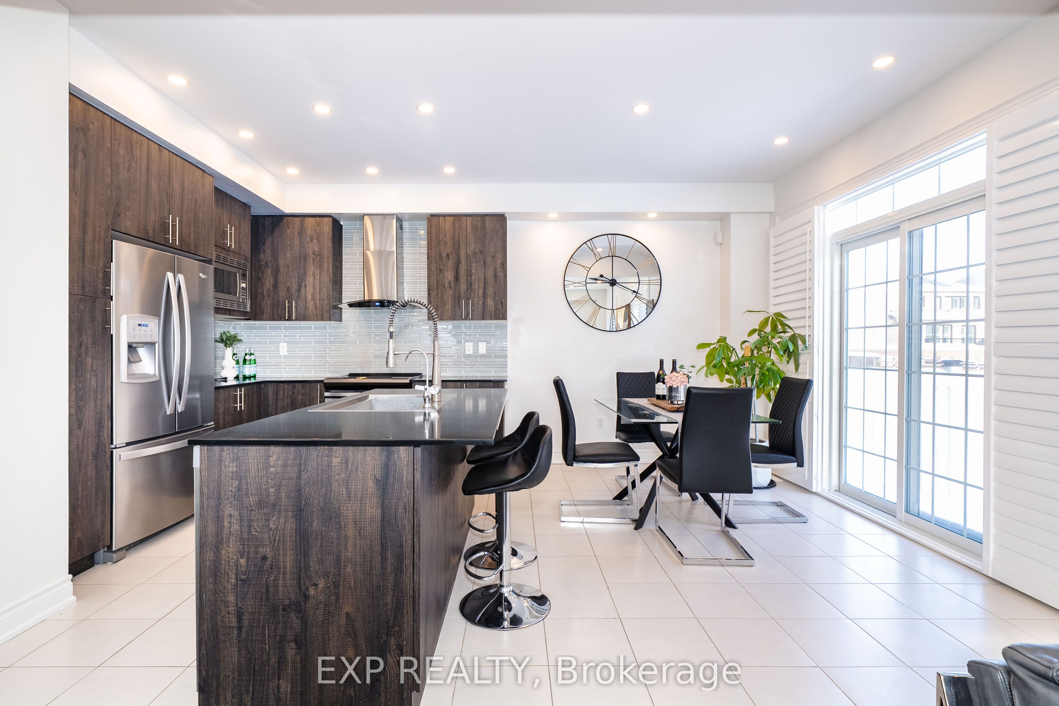 2 Tesla Crescent Property Photo 19
