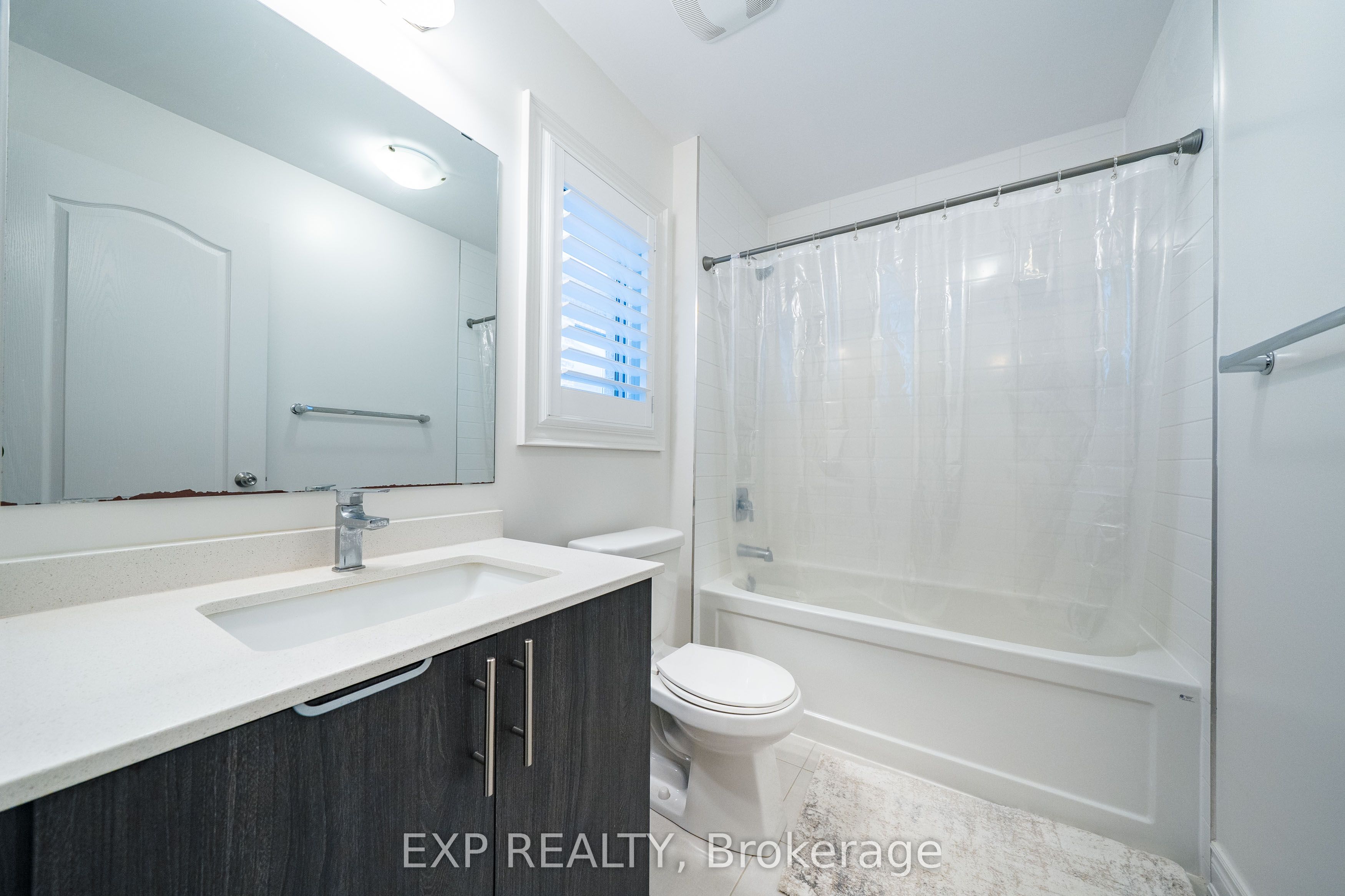 2 Tesla Crescent Property Photo 29