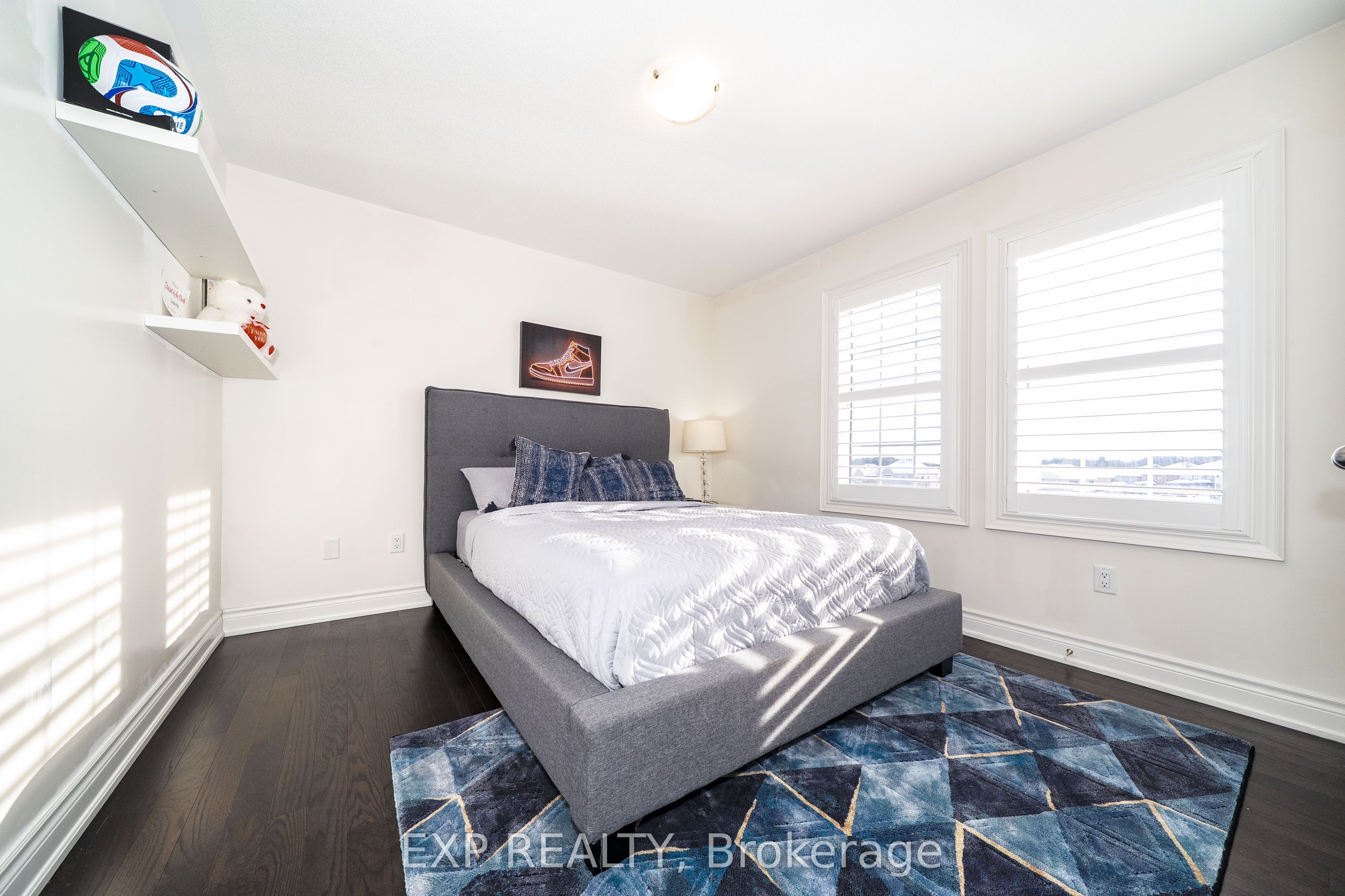 2 Tesla Crescent Property Photo 35