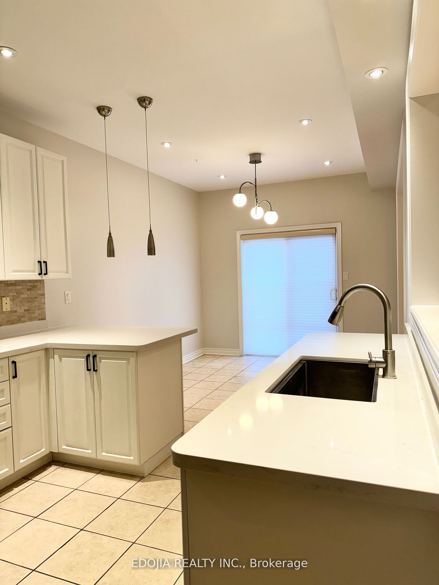 15 Catalpa Crescent Main Property Photo 6