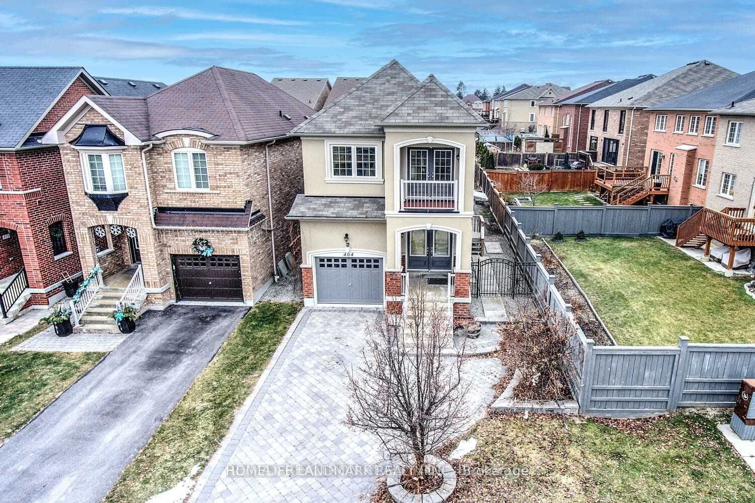 404 Lady Nadia Drive E Property Photo 2