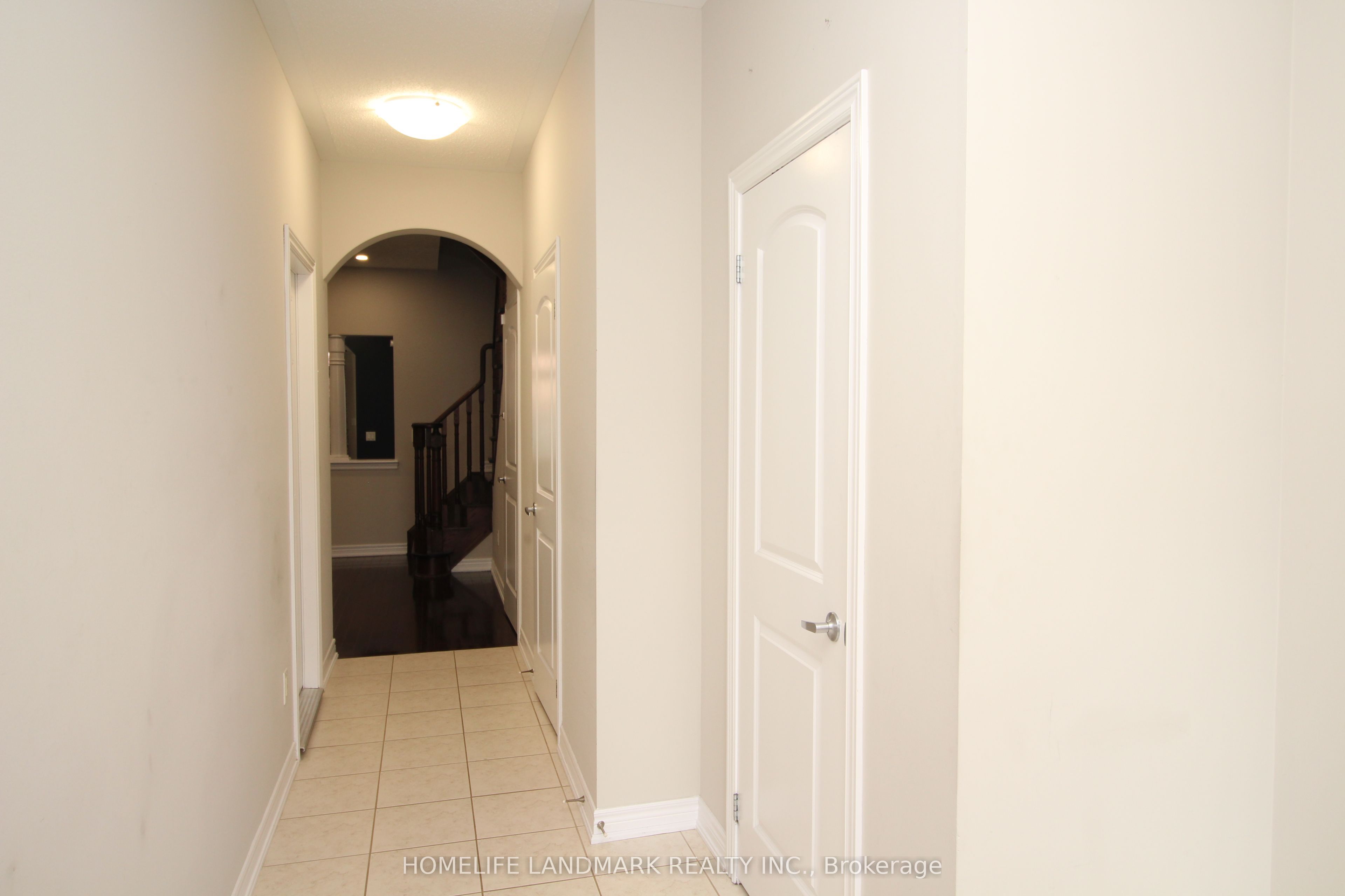 404 Lady Nadia Drive E Property Photo 4