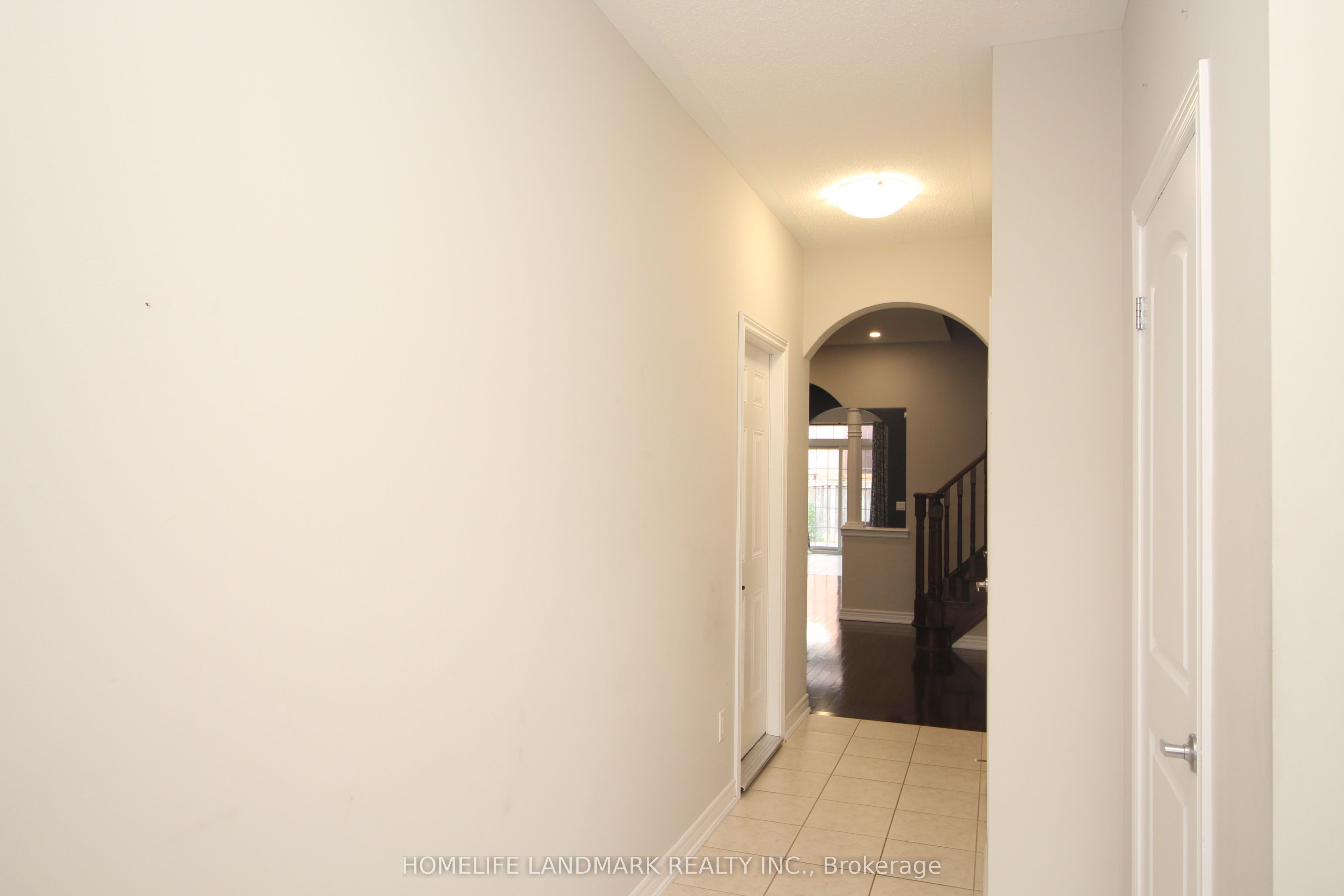 404 Lady Nadia Drive E Property Photo 5