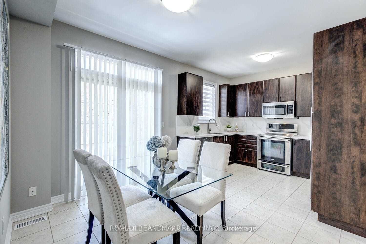 404 Lady Nadia Drive E Property Photo 12