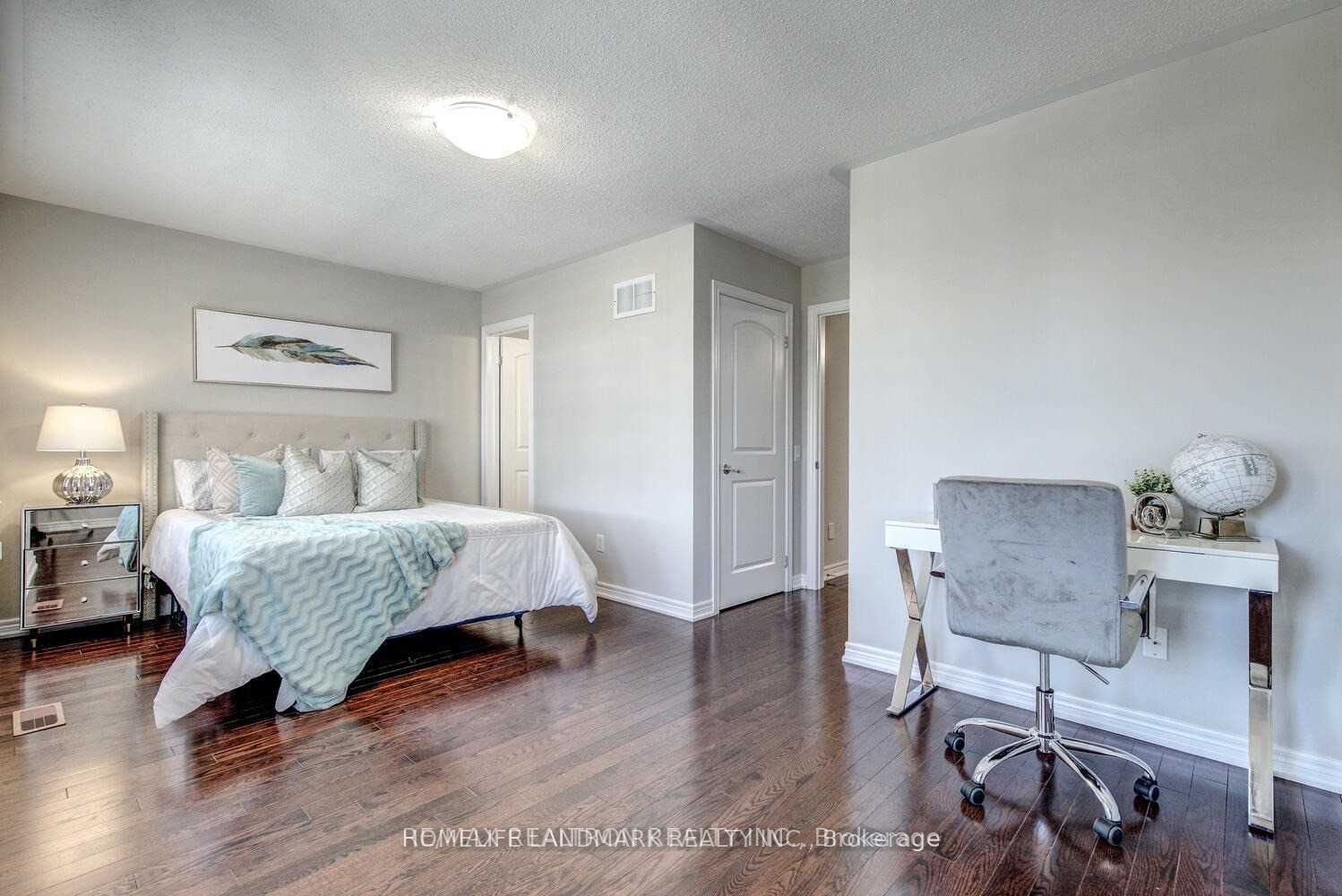 404 Lady Nadia Drive E Property Photo 13