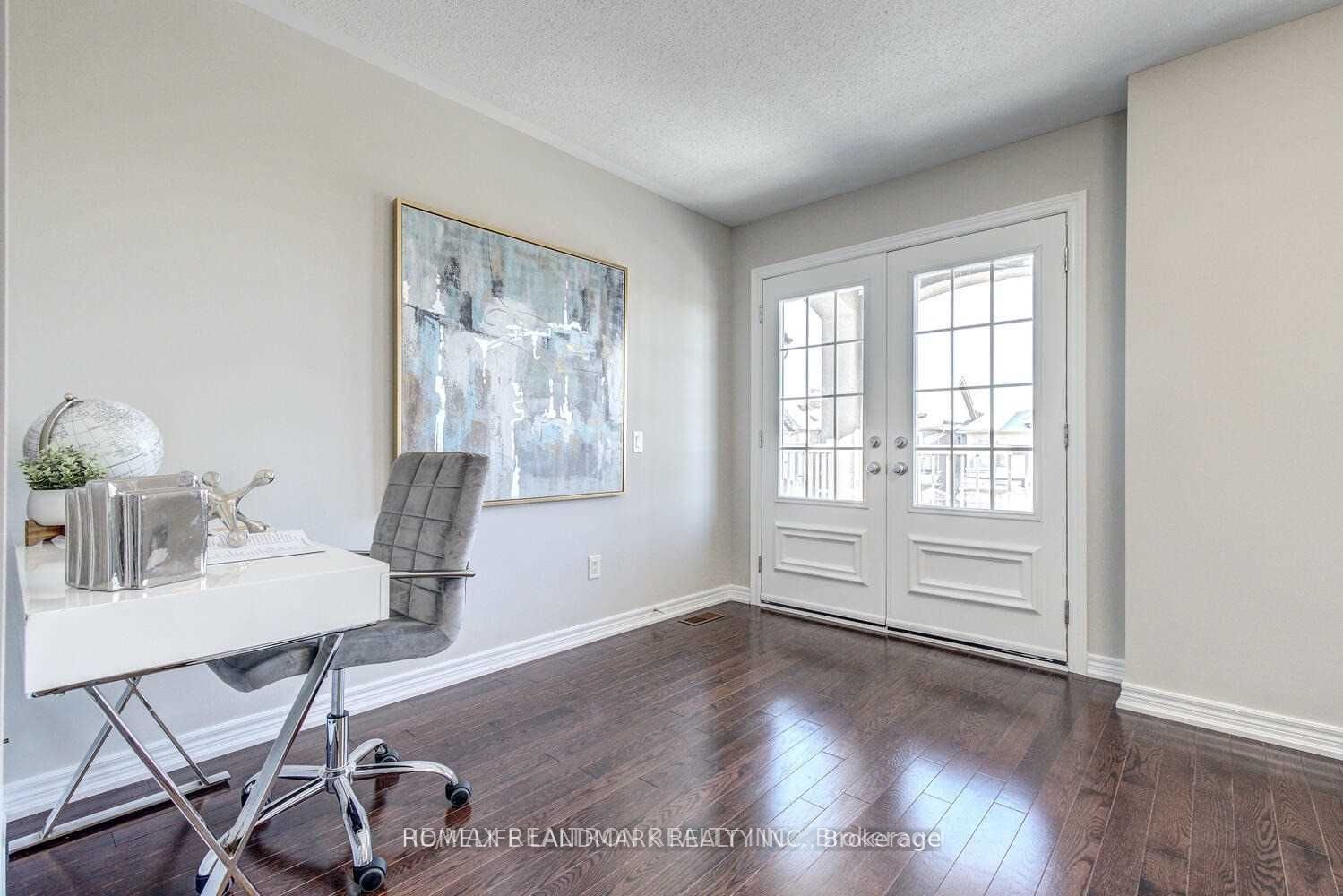 404 Lady Nadia Drive E Property Photo 15