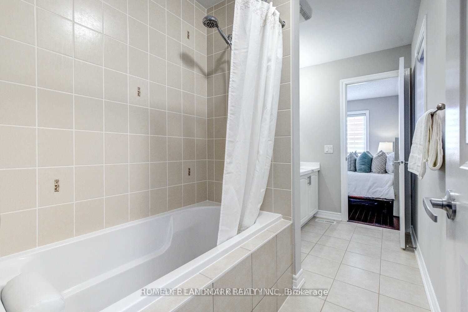 404 Lady Nadia Drive E Property Photo 20