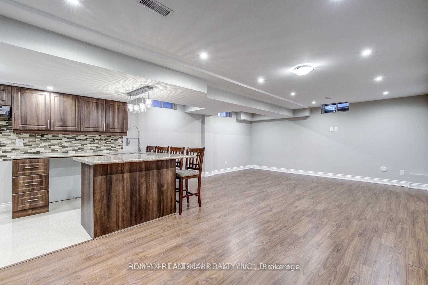 404 Lady Nadia Drive E Property Photo 26