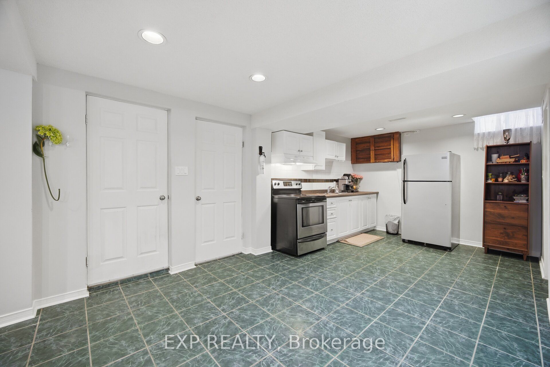 70 Embassy Drive Property Photo 27