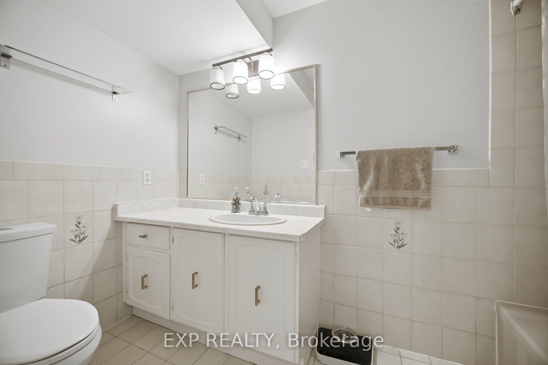 70 Embassy Drive Property Photo 31