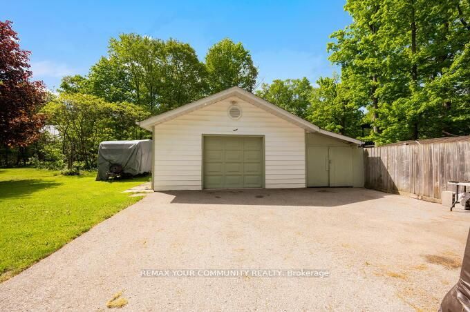 781 Edward Street Property Photo 6