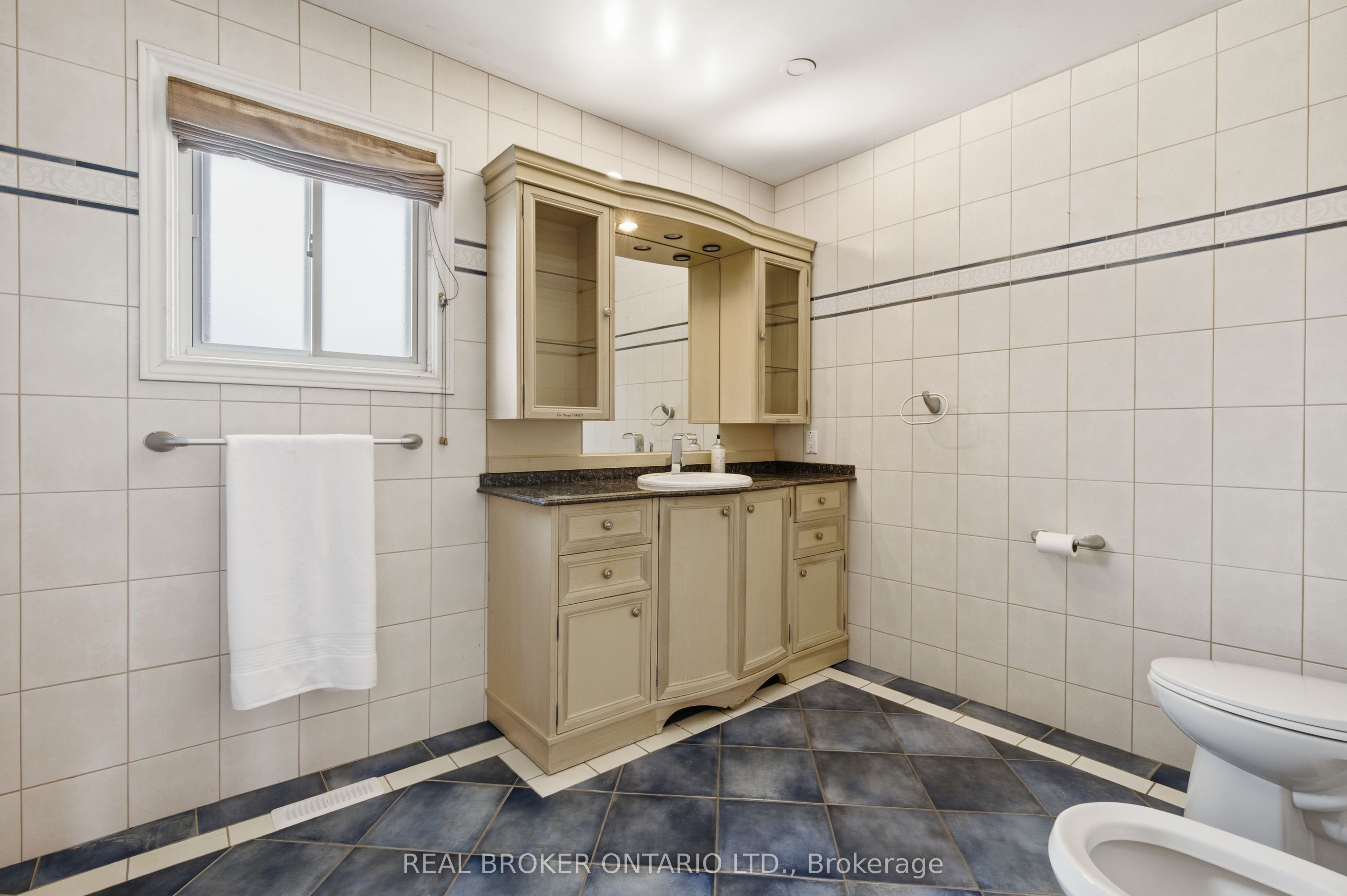 94 Roxana Avenue Property Photo 23