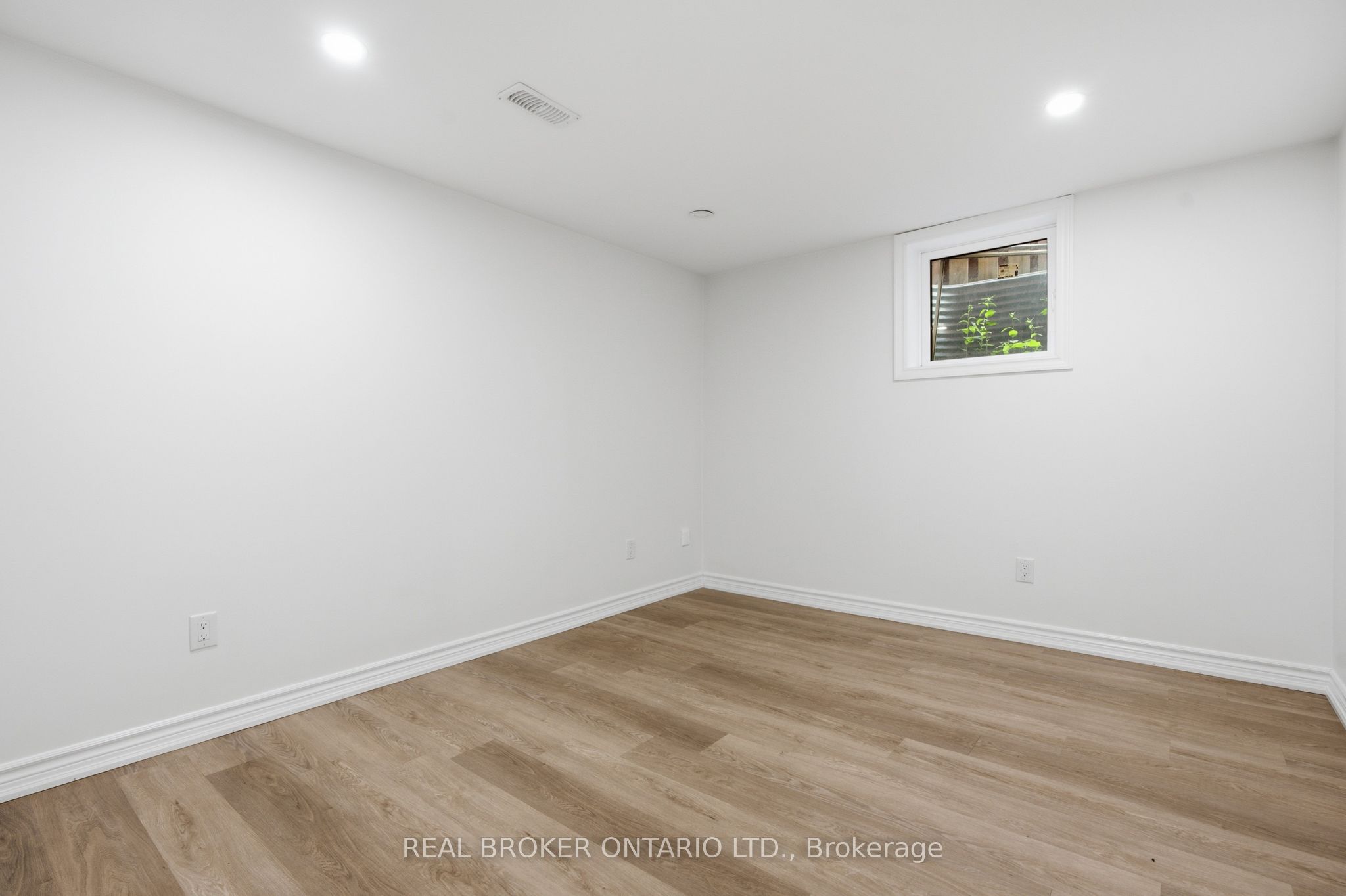 94 Roxana Avenue Property Photo 40