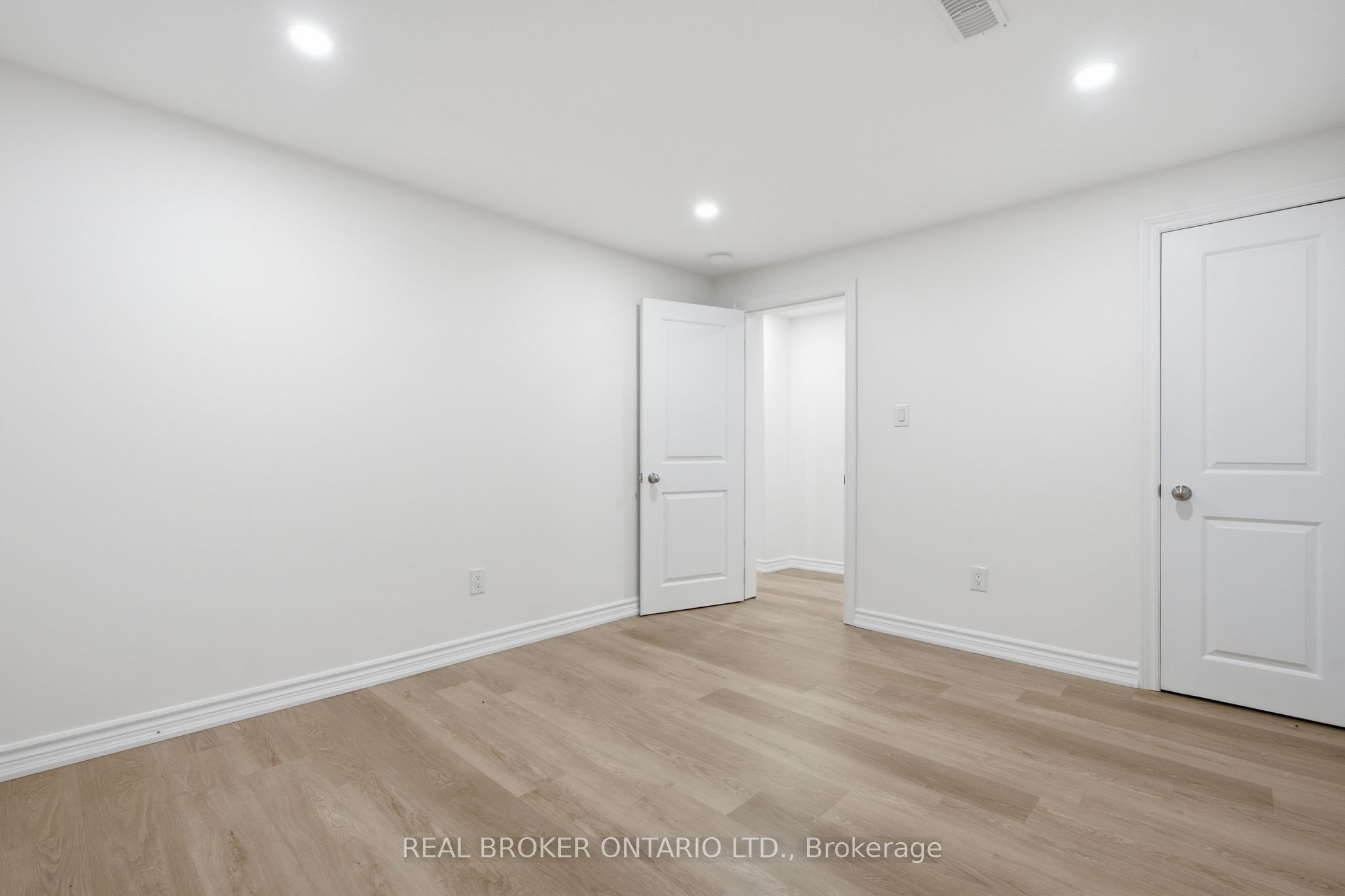 94 Roxana Avenue Property Photo 41