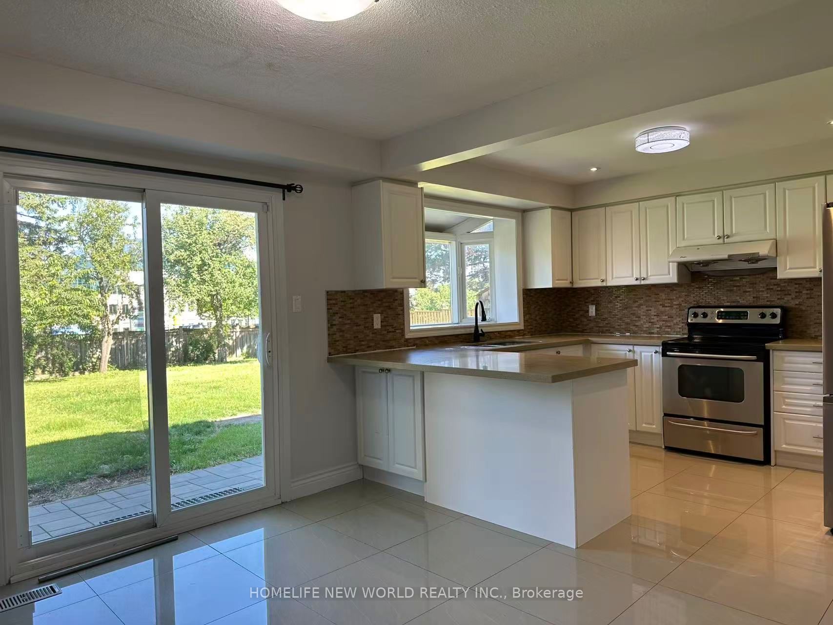 10 Epping Court Property Photo 8