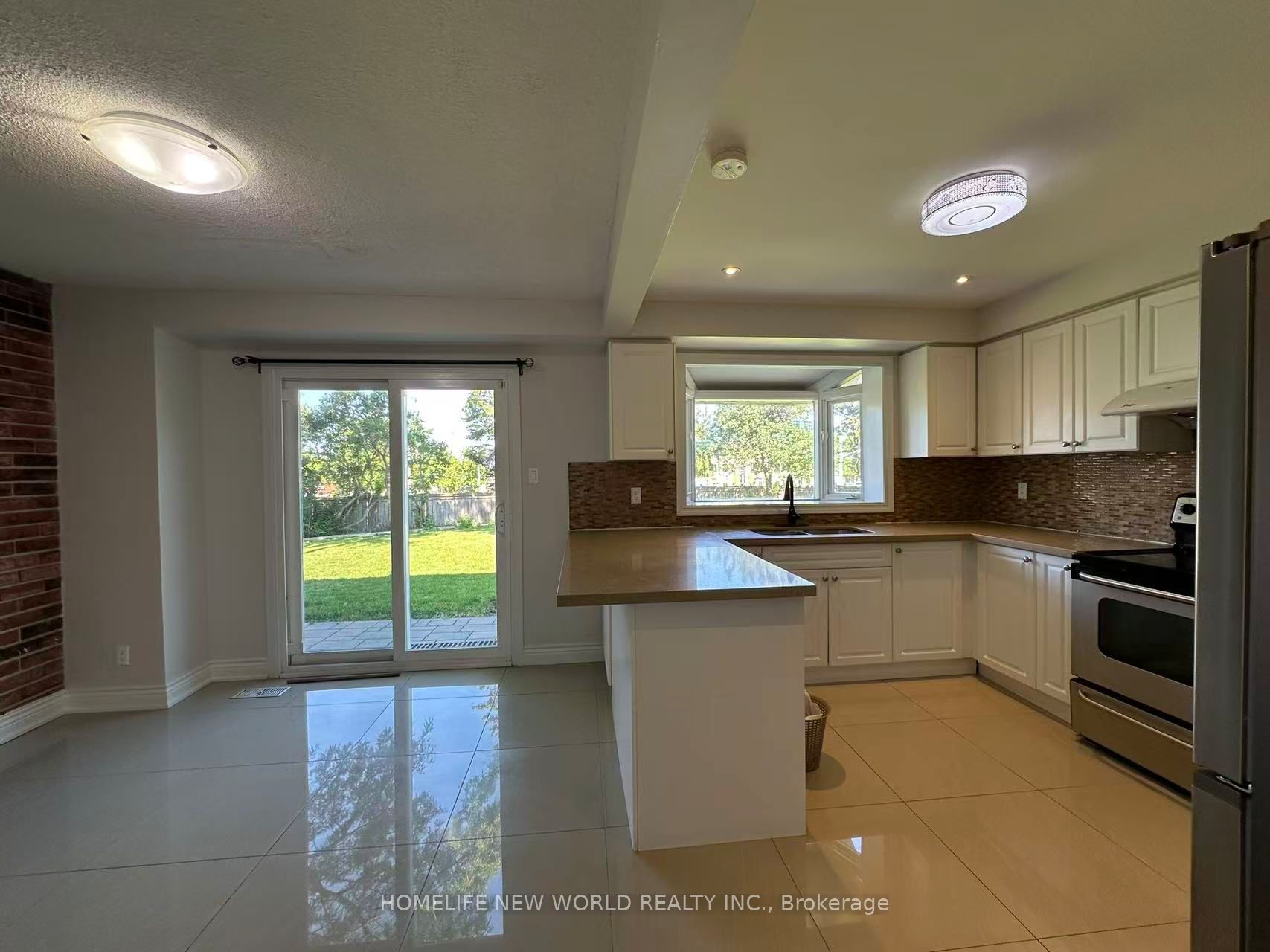 10 Epping Court Property Photo 9