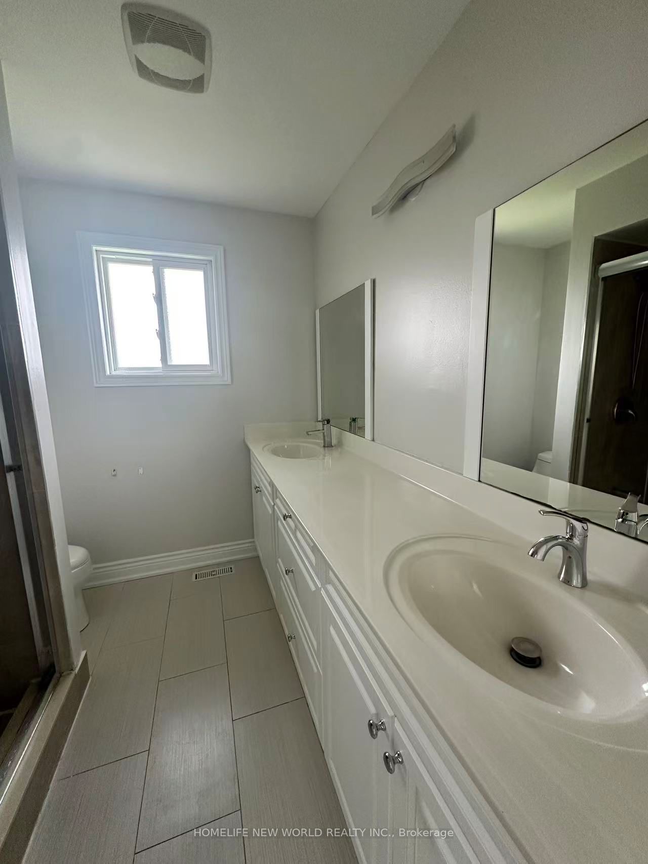 10 Epping Court Property Photo 15