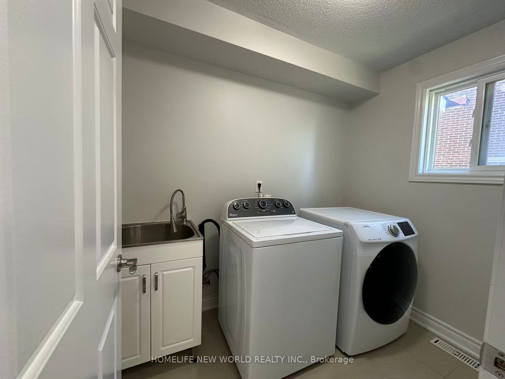10 Epping Court Property Photo 17