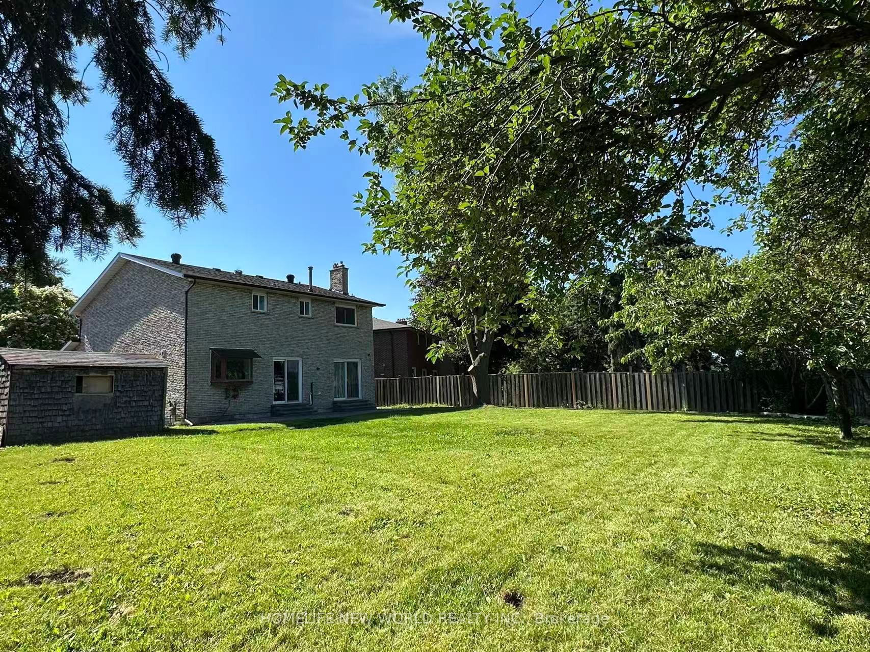 10 Epping Court Property Photo 18