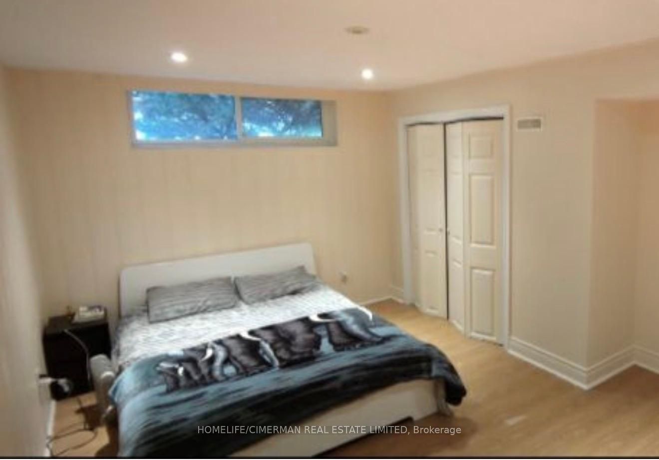 92 Bond Crescent Property Photo 13