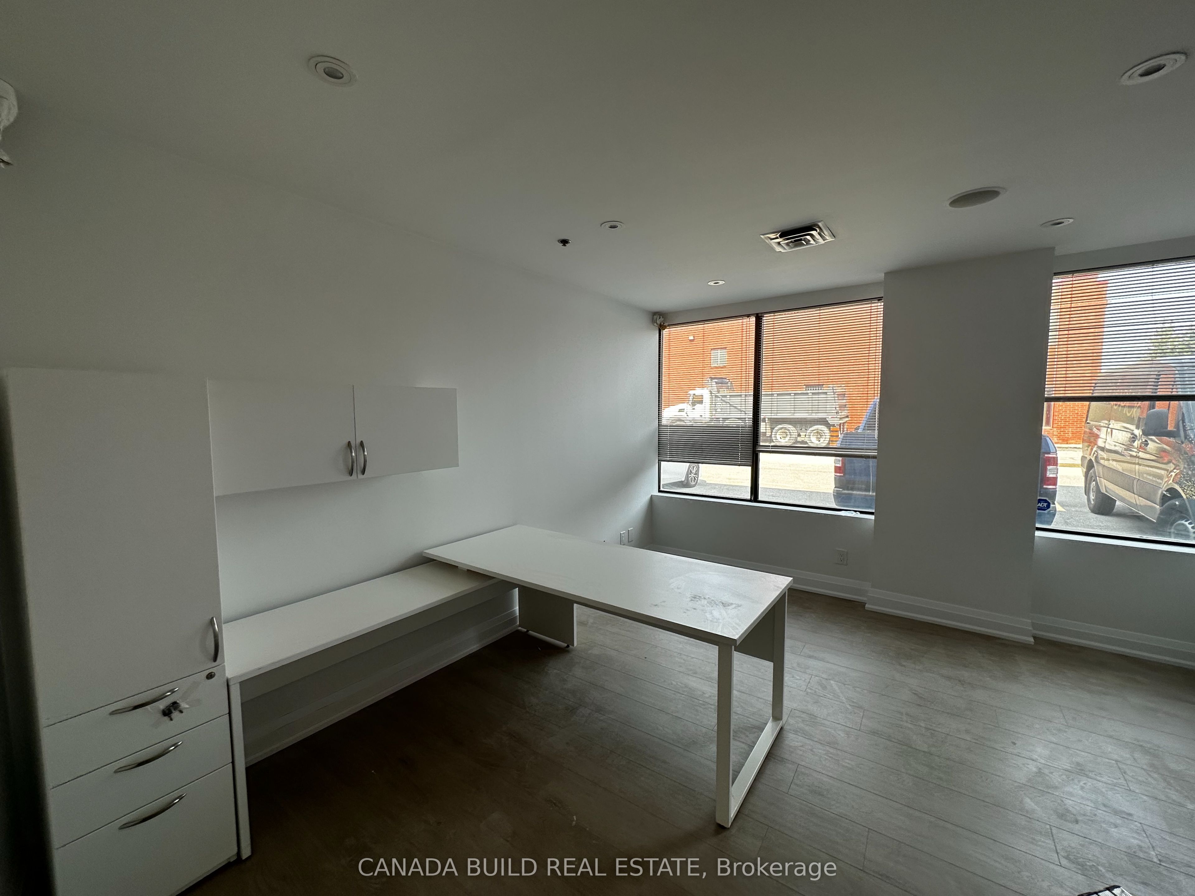 160 Cidermill Avenue 7 Property Photo 7